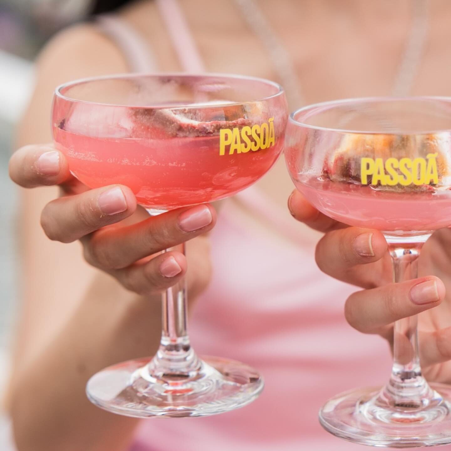 Something a little different! 🍹🌅

Thanks to @mavenpr.agency on Saturday I had the pleasure of snapping pics at the @passoa Sunset Sessions at @sofitelgoldcoast 

A fun filled + vibrant event 💜 

The Passo&atilde; passion fruit liqueur cocktails, g