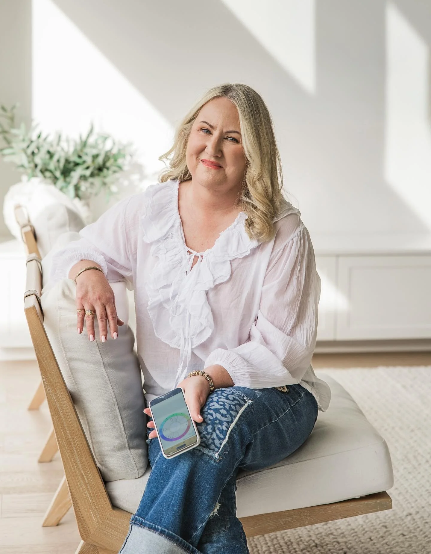 @seeingwithstars you&rsquo;ve got mail 💌 I love the feeling of delivering a completed gallery.

This shoot with Steph was such a joy. We talked about life and the stars while snapping away. She&rsquo;s an incredible astrologer, generous and so knowl
