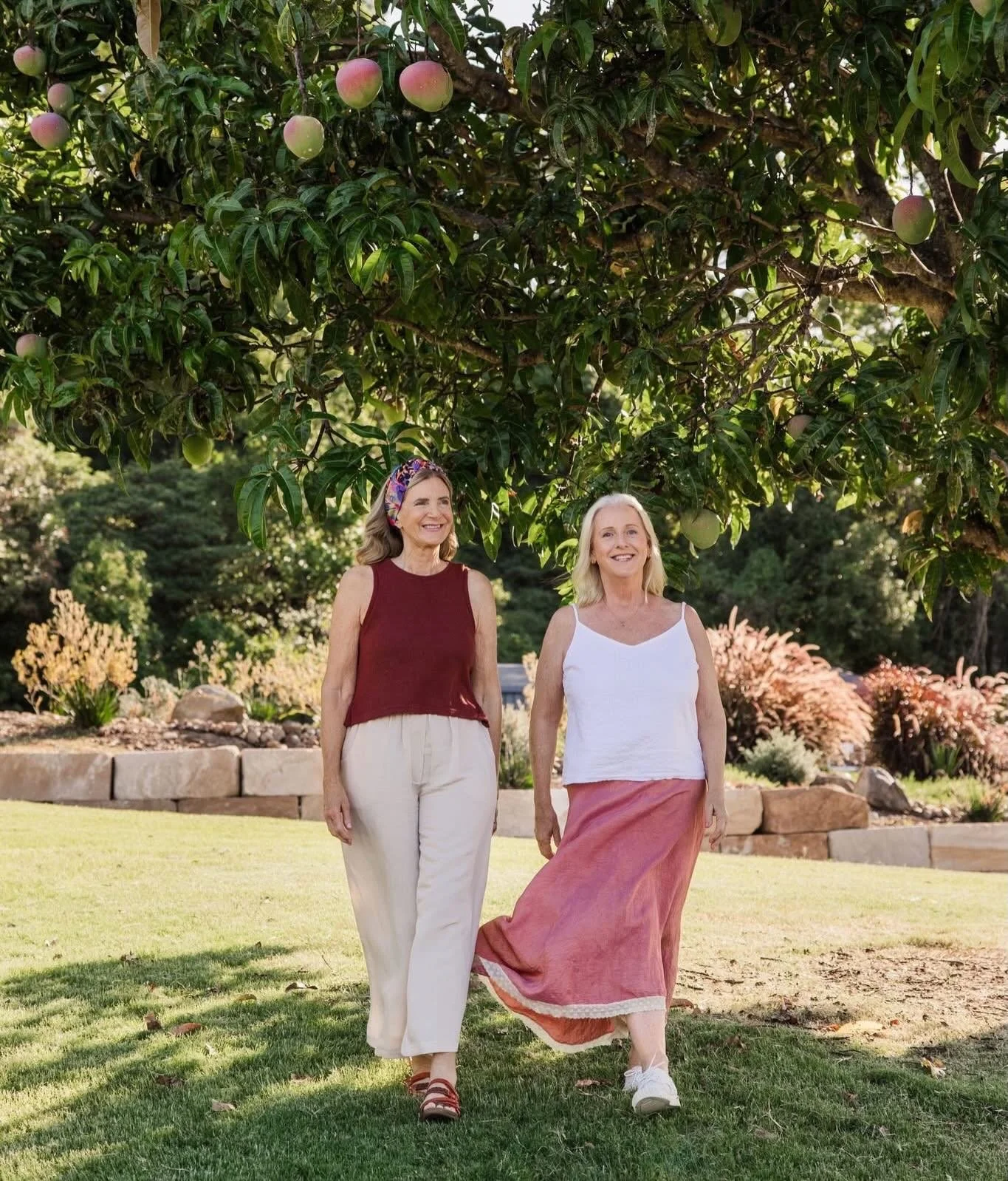 The most radiant, wise and wonderful women. 

Loved my afternoon with dream team @dr.karencoates and @sharonkolkka at @ecoviewretreat 🍃✨