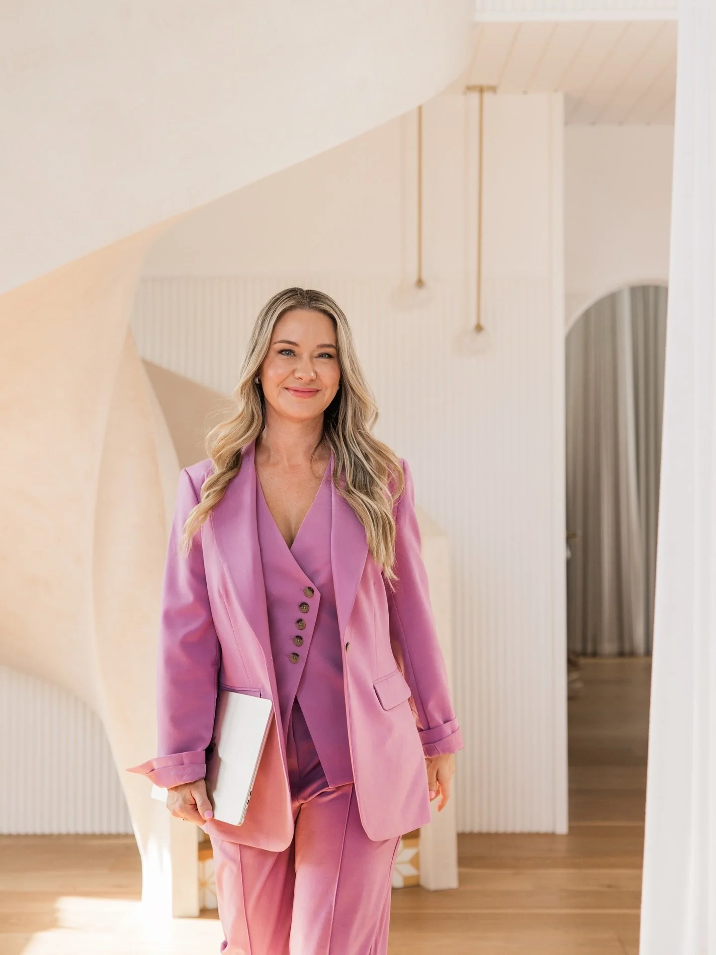 This month I&rsquo;ve booked shoots with the MOST wonderful repeat clients 

1.  @iamjodieminto 
2. @meganwinter @lumemarketing 
3. @kathryn_hocking 
4. @juliette_kristine 
5. @theslowhealingspace 
6. @itskimmcgann 
7. @janebenston 
8. @angelahenders