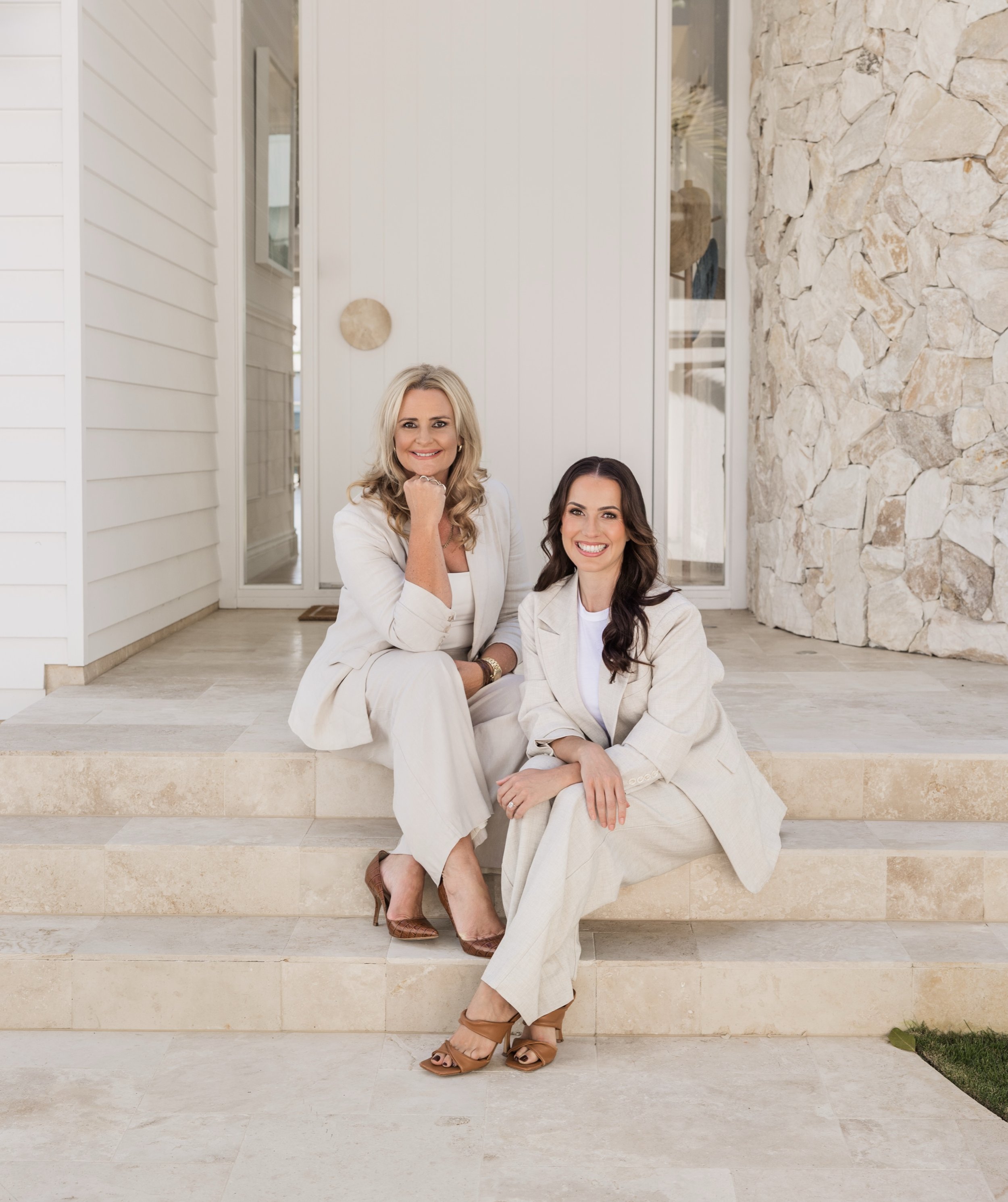Some fresh snaps of the wonderful @coastlineprestige team.  Can we take a moment for the outfit coordination 🤍
