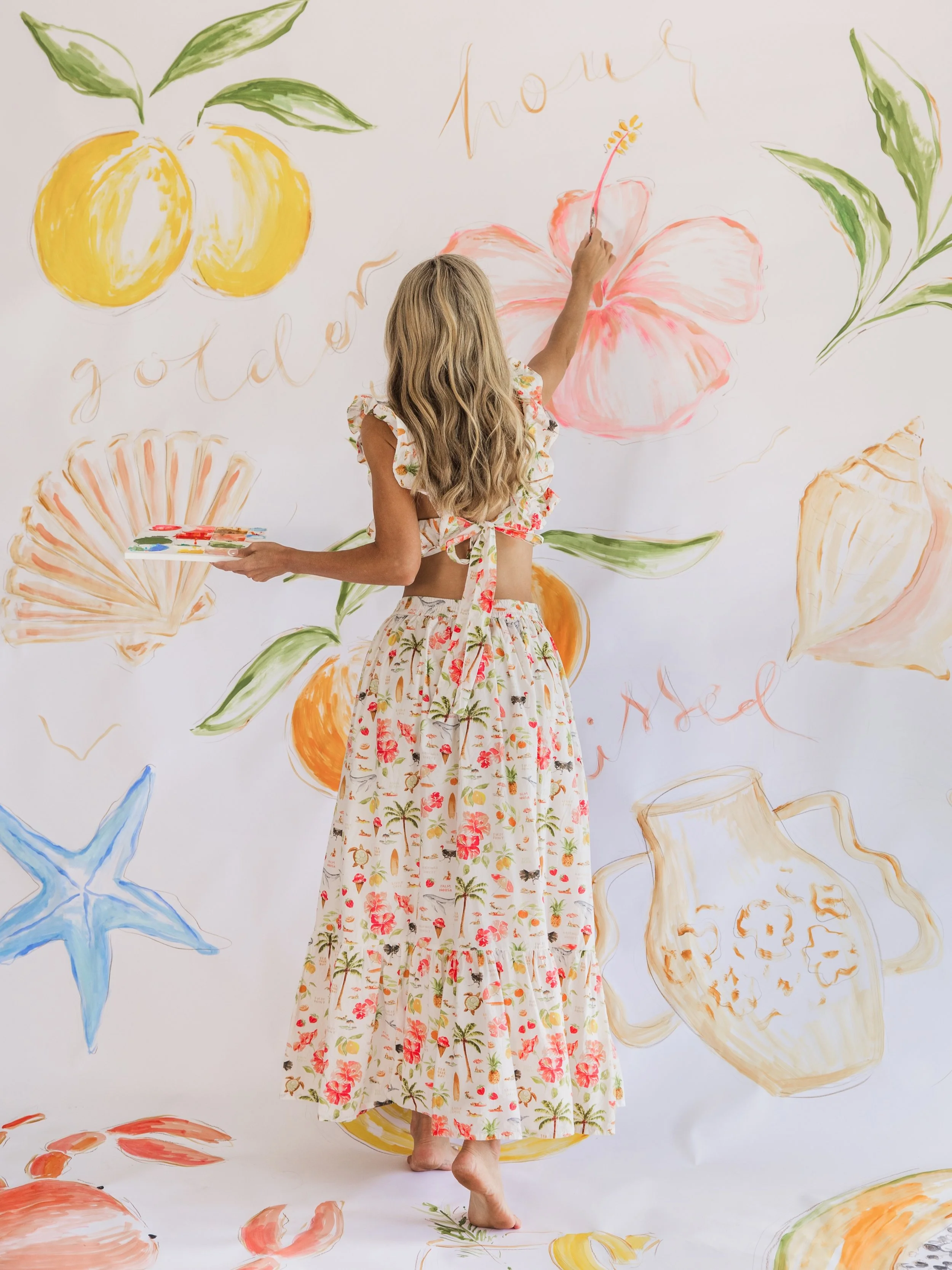 More shoots like this pls 🐚🦀👙🍦🐠🌴

Capturing artists at play is my absolute favourite type of shoot, and @cassdellerdesign is the perfect example of why.

Cass creates in a complete flow state, deeply connected to her intuition, and witnessing t