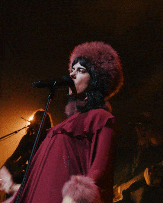 SylvieKreuschSpotlightShorter_1-ezgif.com-optimize (1).gif