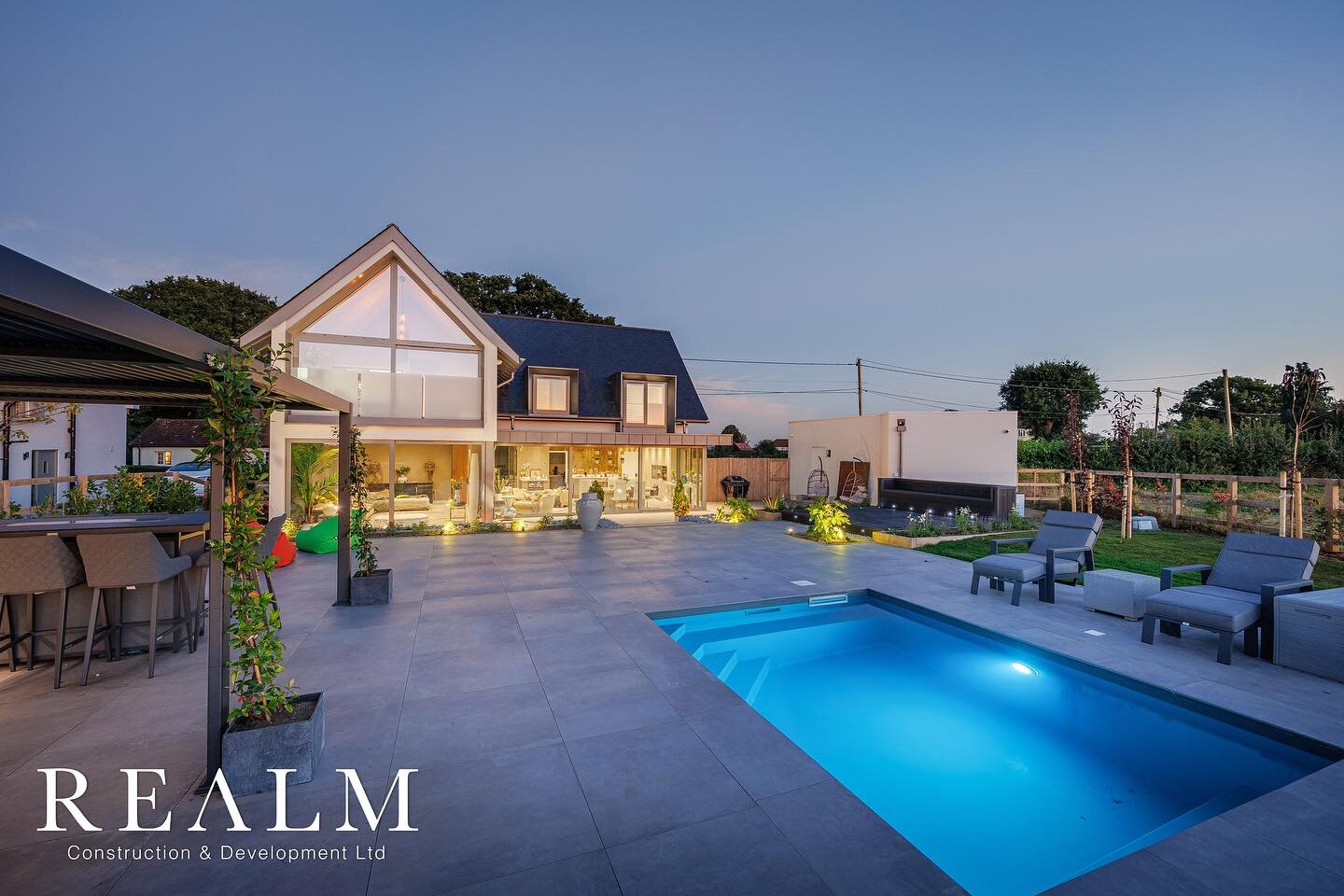 @lensflairdavid &amp; I spent quite a few hours at Spires documenting the Garden Glow Up. The aim was to showcase the project throughout the day highlighting it&rsquo;s usability&hellip; even when the sun goes down!
Anyone for a pool party?! 

#pool 