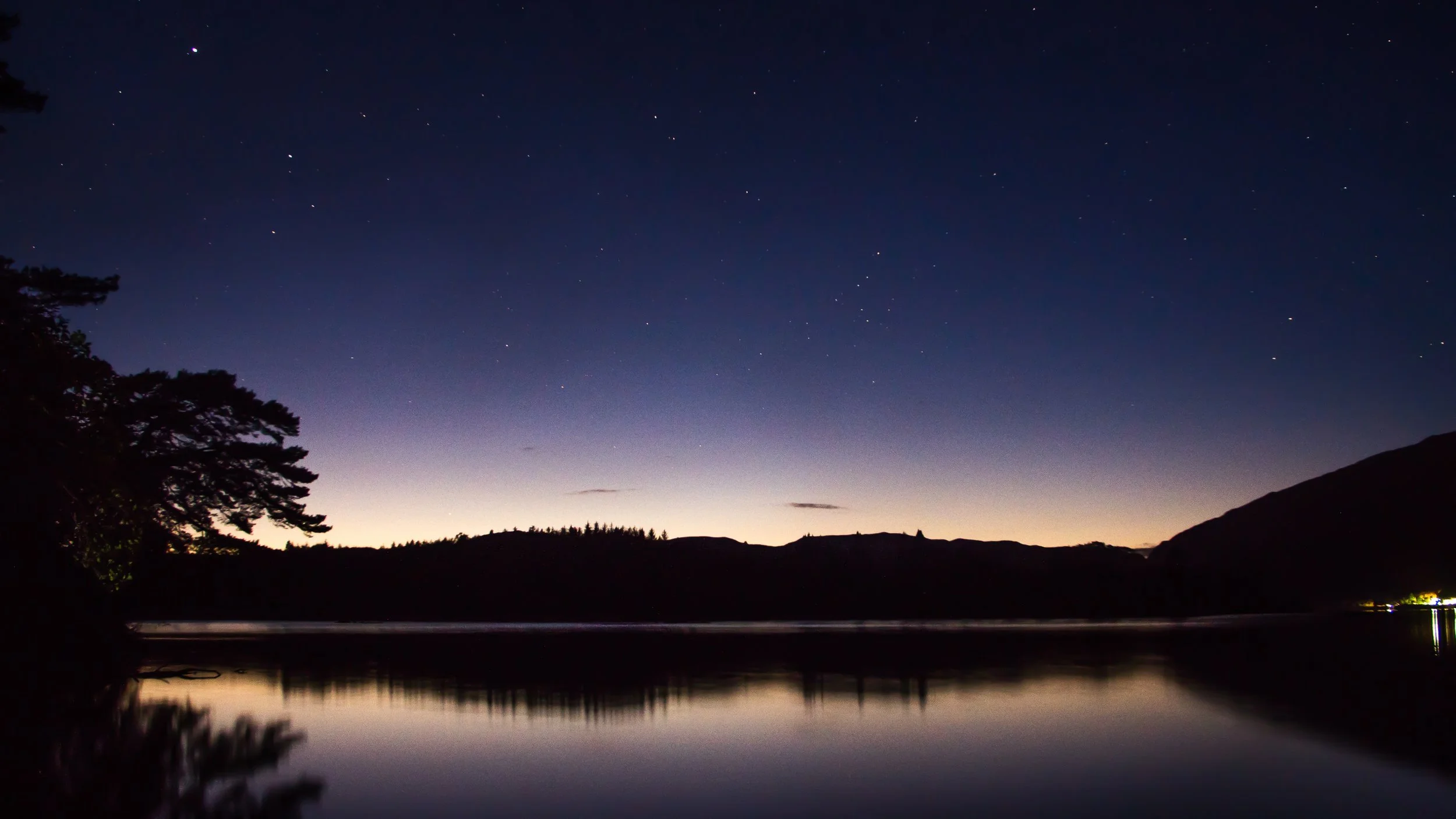 Starry+night+over+a+Lochan.jpg
