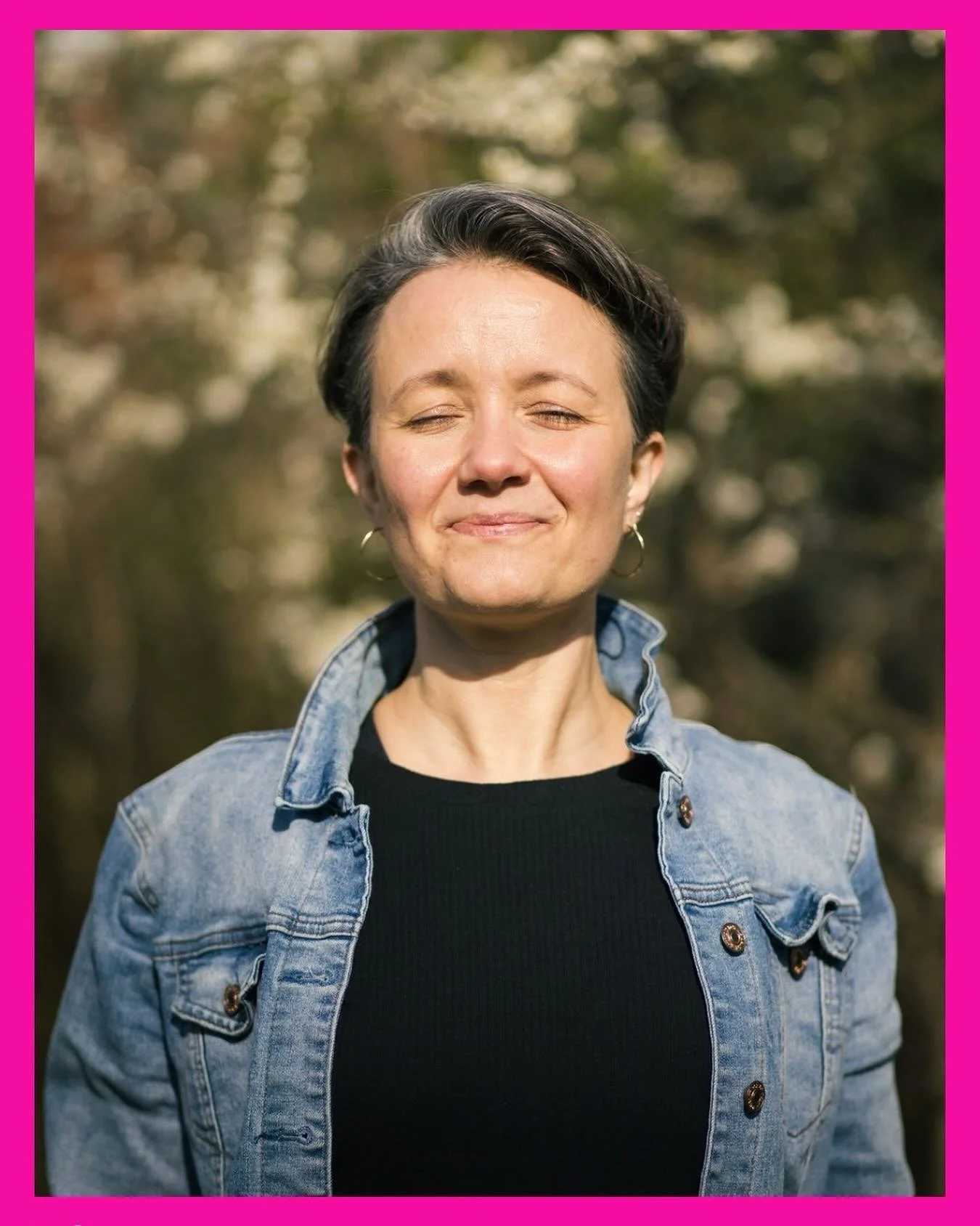 Hi, ich bin Andrea (sie/ihr), ordinierte Gemeindep&auml;dagogin und Pfarrerin in Berlin und seit Januar darf ich Teil von UNBOX sein.

In meinem Beruf und unterwegs dorthin hat mich schon immer angetrieben, Kirche &bdquo;anders&ldquo; zu erleben und 