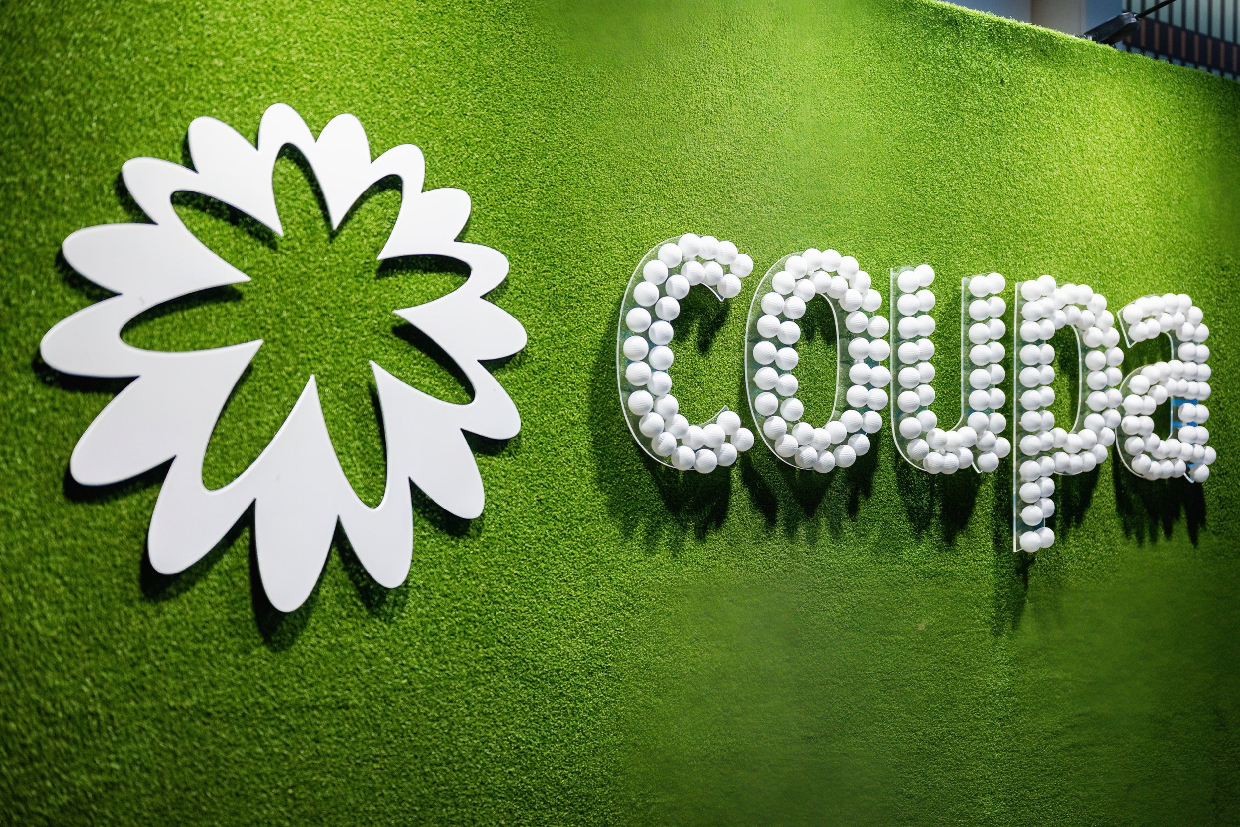 Coupa gold sign .jpg