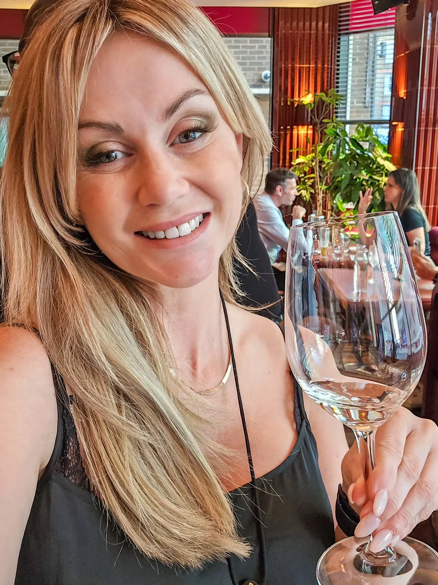 📣Little Giant Wines UK Expansion 

A repeat offender celebrating @littlegiantwines expansion into the UK and felt very privileged to be welcomed back into the family style feast 😀 

Perfectly hosted evening with @millykr @georgiedrinks at @town.res