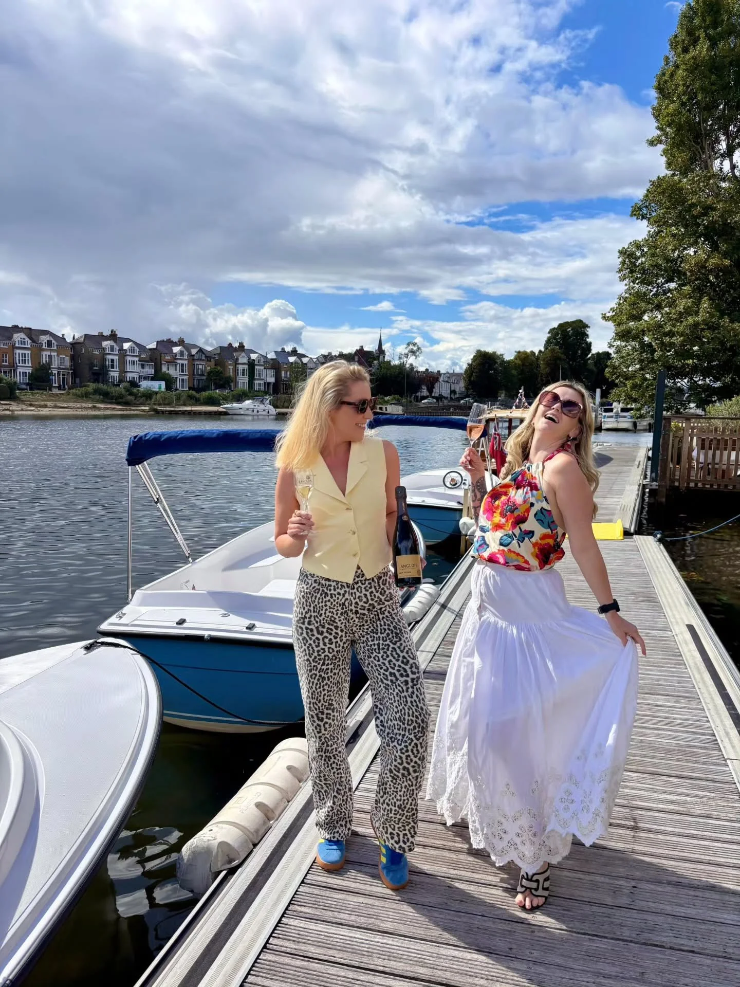 Celebrating 140 years of Langlois Cr&eacute;mant excellence at @mitrehamptoncourt with their special &quot;Taste of the Loire&quot; menu, perfectly timed for the @Concours_of_Elegance at Hampton Court.

It all started with a surprise Thames boat trip