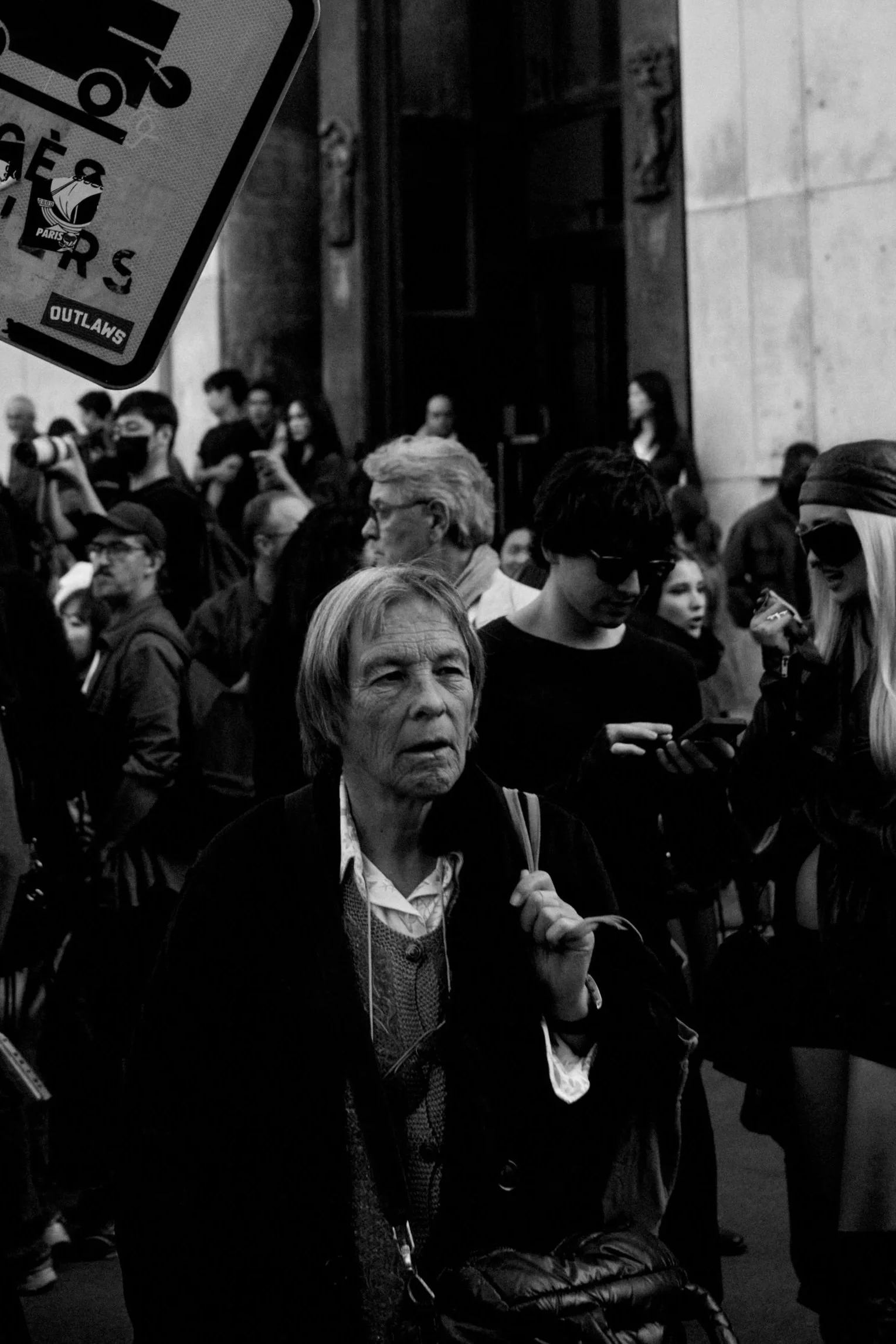 SMS00016+BW.jpg