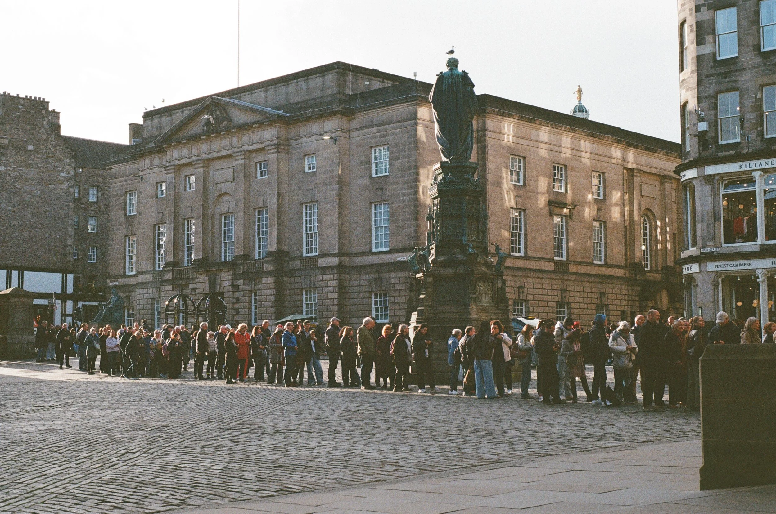 13 - Nikon F90x -  R13 - Kodak Ultra Max 400 - Edinburgh + Oliver - April’2600014.jpg