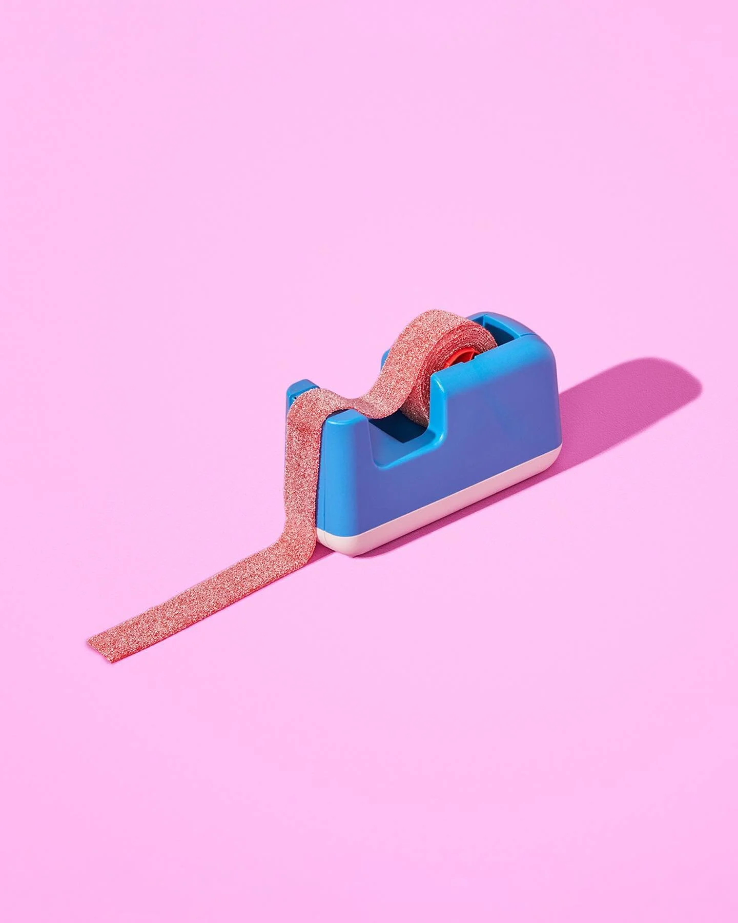 Everything you need for your companies office, like laptops & coffee machines. 💻☕️ 💻☕️ 💻☕️
Colorful, simple and with a little twist for the headers. Also, still sad I couldn’t keep the candy roller 😭🍬
Creative direction: Janaki van O