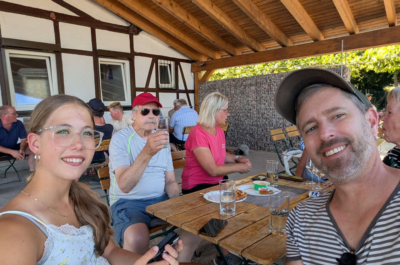 Familie am Geisenheimer Weinstand