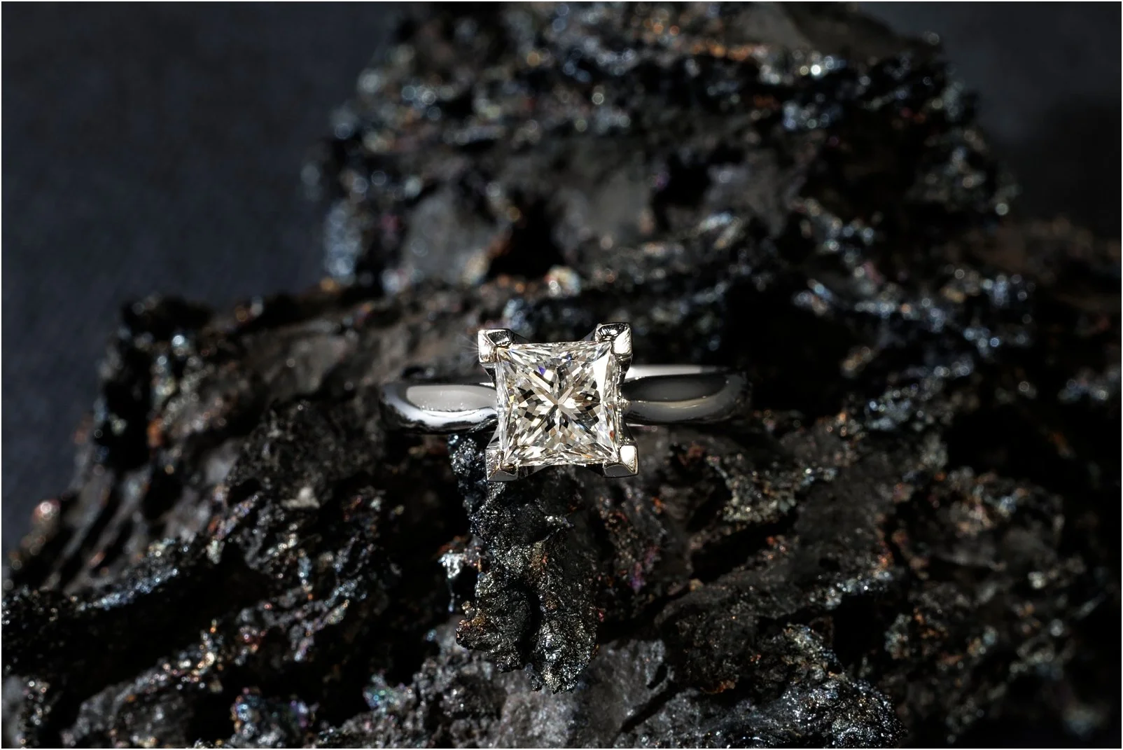how to choose an engagement ring-sant-ffraed-house-wedding-photography-marc-smith-photography_0440.jpg