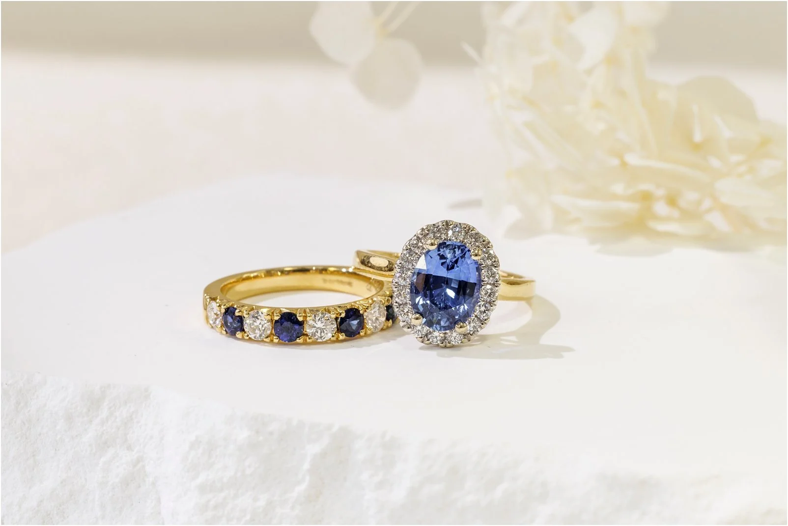 how to choose an engagement ring-sant-ffraed-house-wedding-photography-marc-smith-photography_0452.jpg