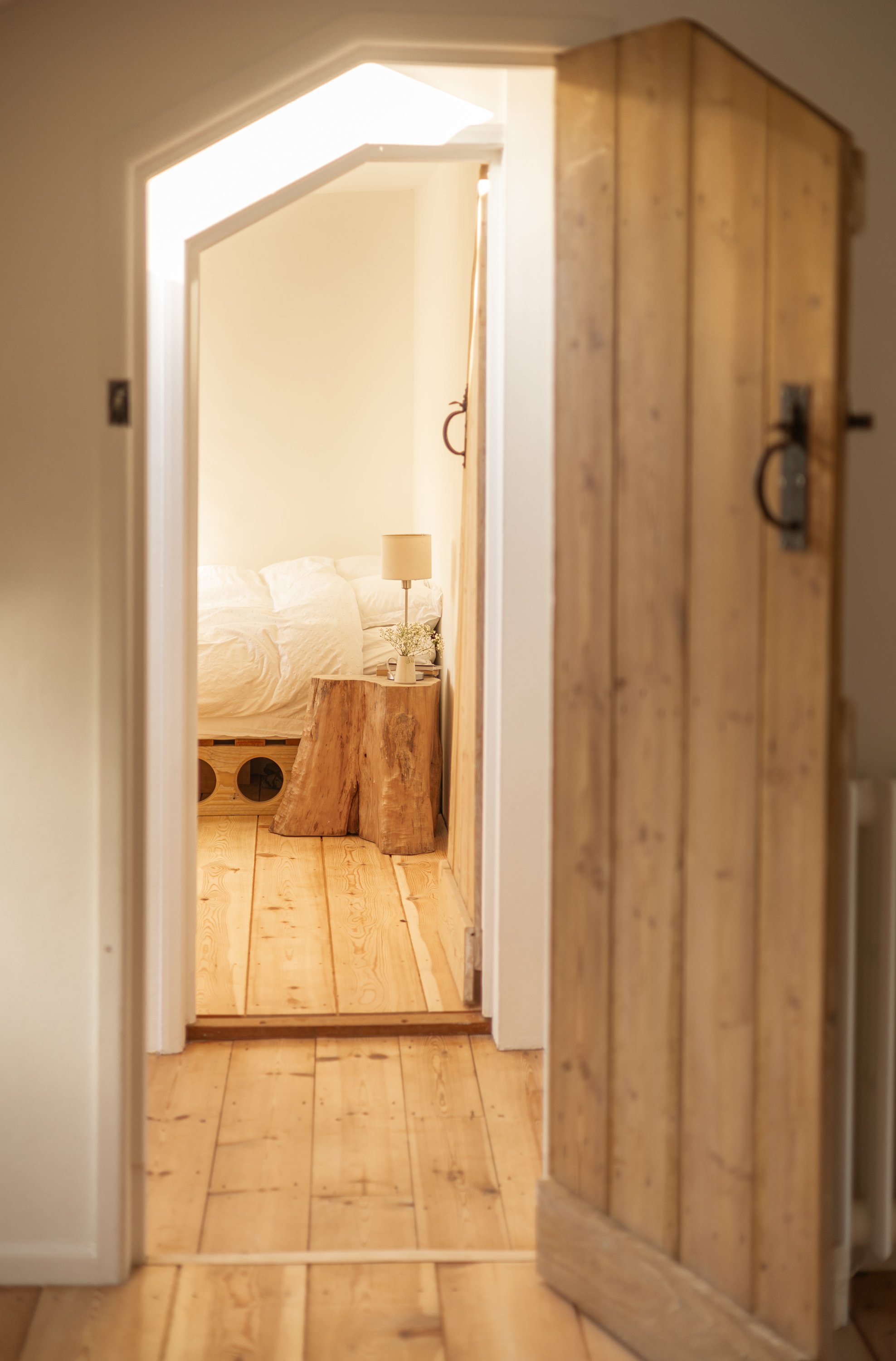OAKFARMHOUSE_INSIDE12.jpg
