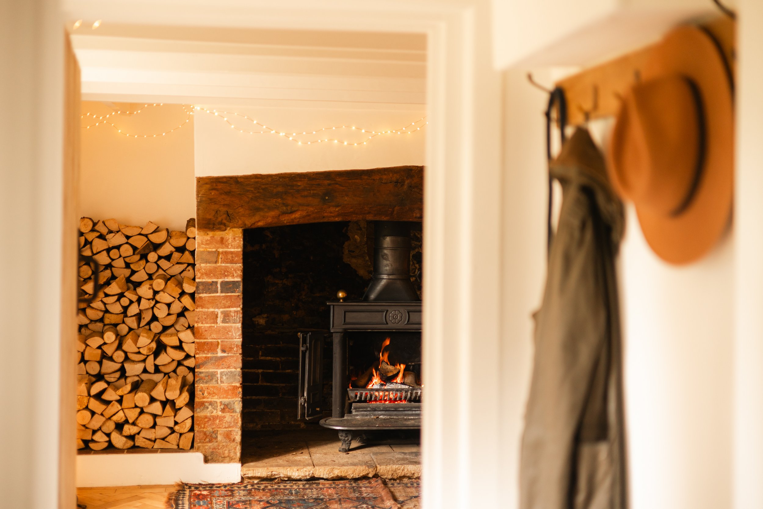OAKFARMHOUSE_INSIDE4.jpg