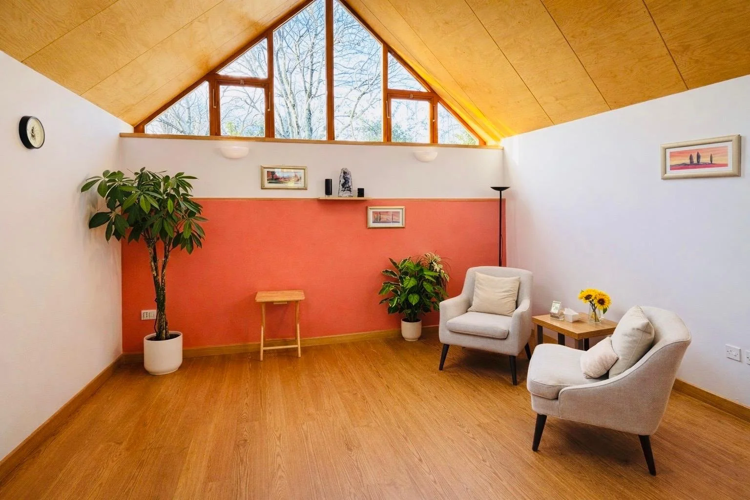 Large therapy room in Bradford on Avon suitable for up to 8  people