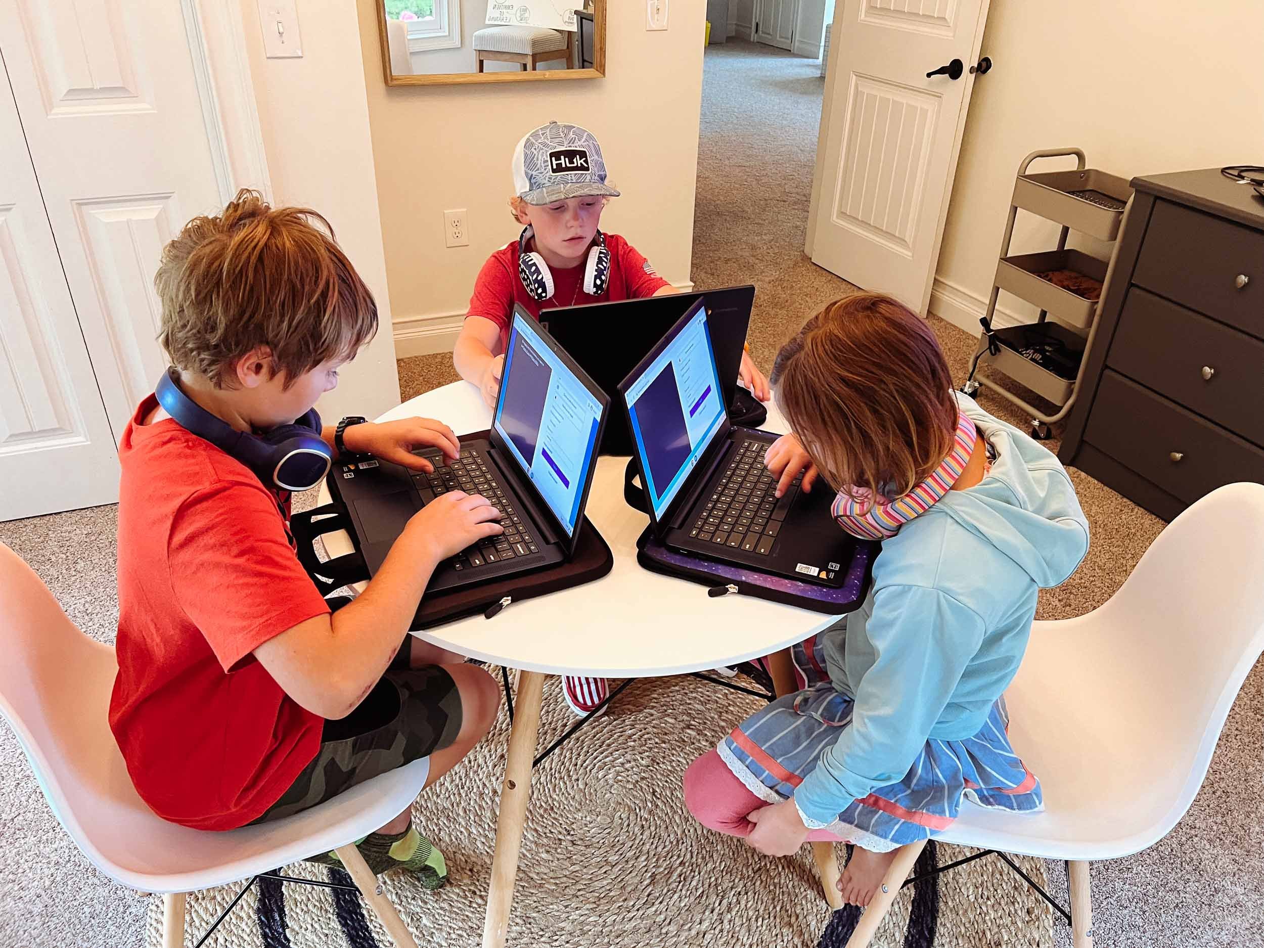 online-academy-group.jpg