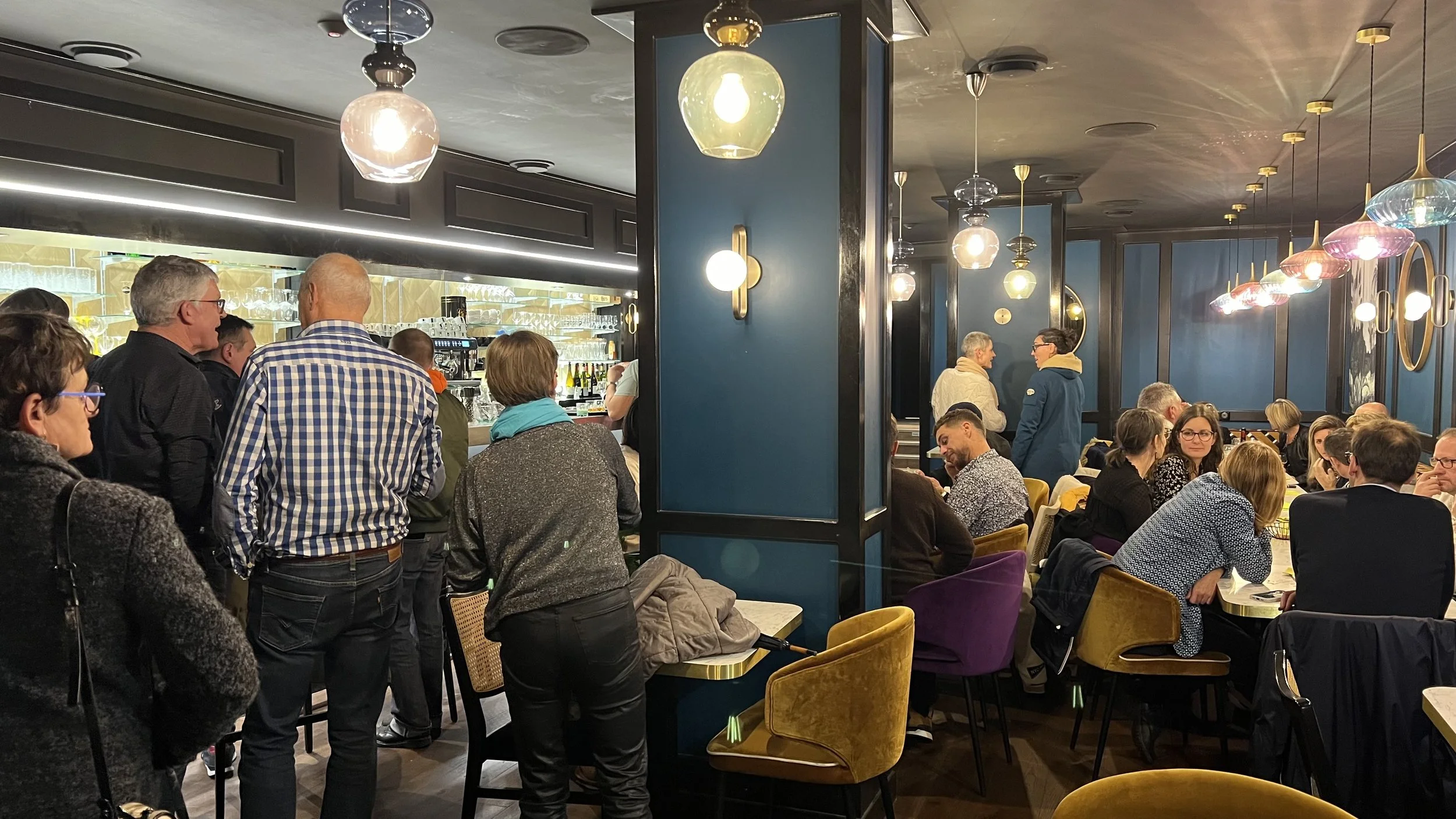 Ambiance du vendredi soir au Grand Café de Granville