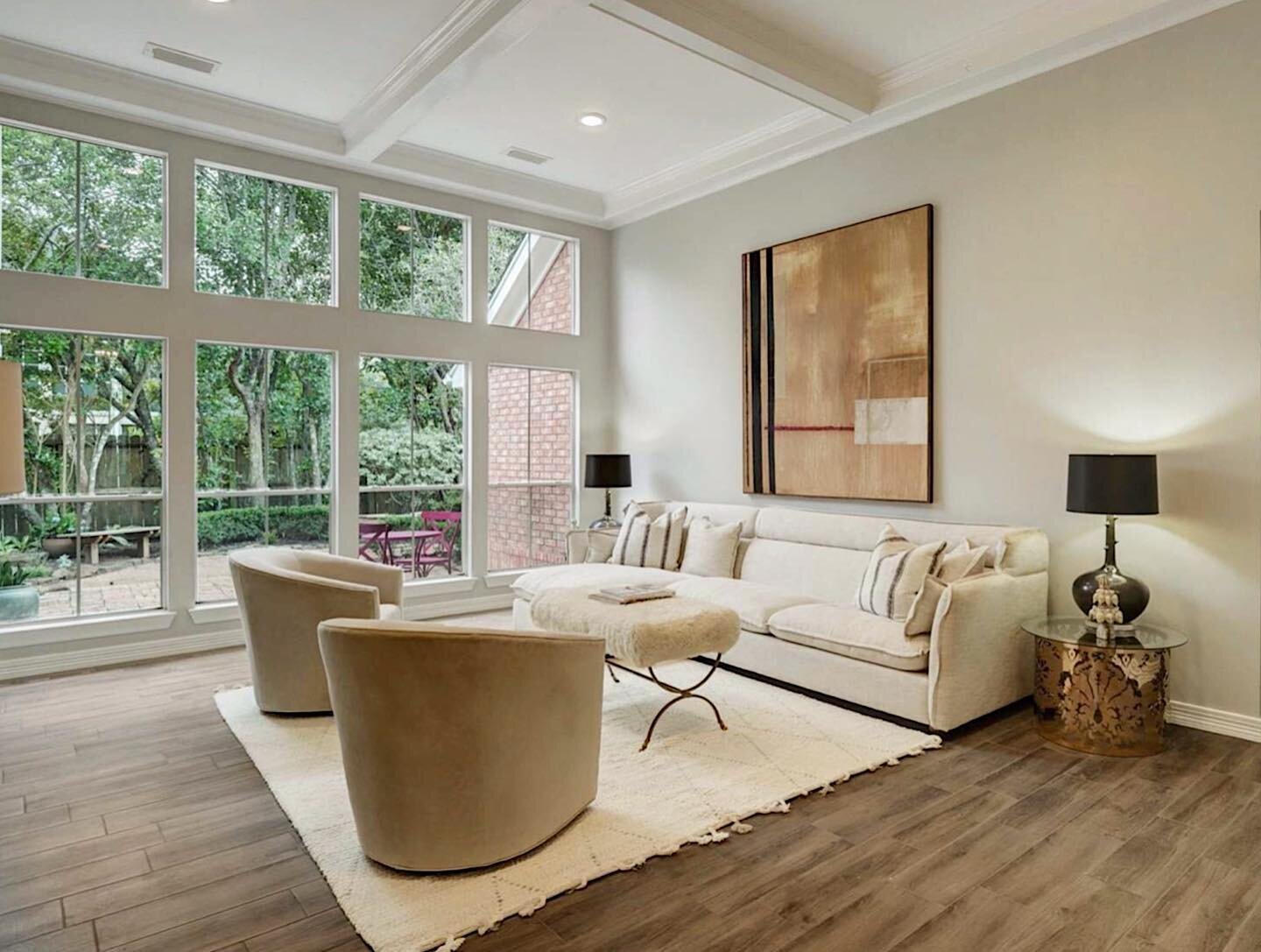 This staged living room with natural tones gives a lovely, calming energy. ☁️ #kathebakerdesign #REFINEstaging 
&bull;
&bull;
&bull;
#interiordesign #houstondesign #designdetails #homedesign #homesweethome