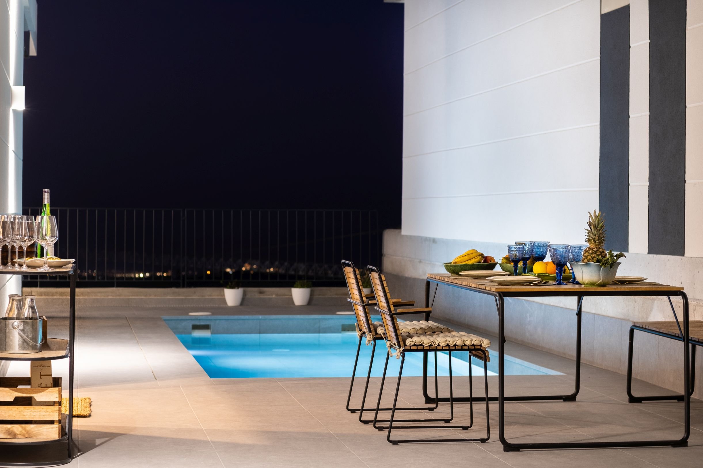 38.Piscina de Noche.jpg