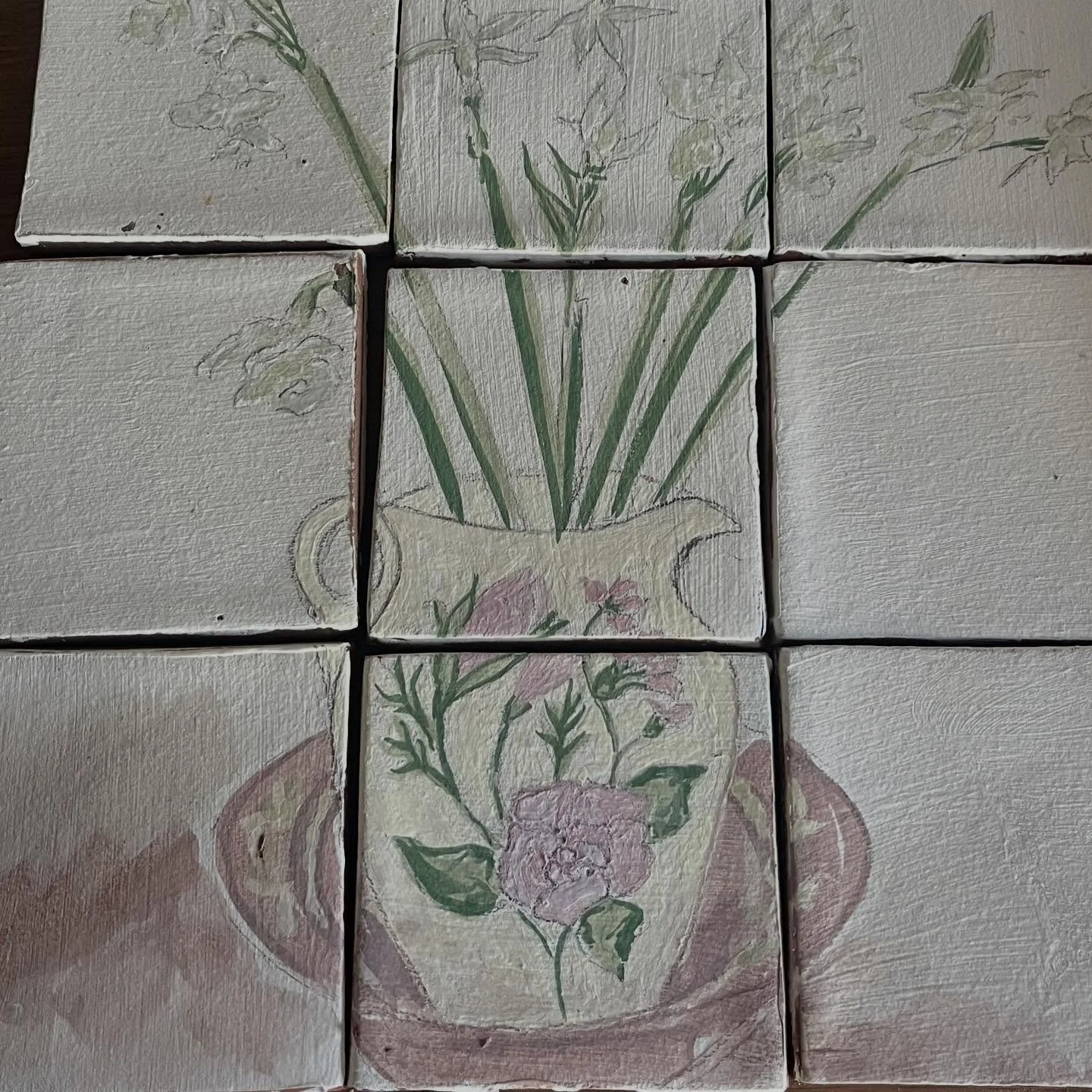 Stepping into the studio when the kiln has been on the night before and the sun is pouring through the windows it's easy to be inspired.  Sometimes after a long break getting back into studio life takes a push, but the Freshness of the New Year has b