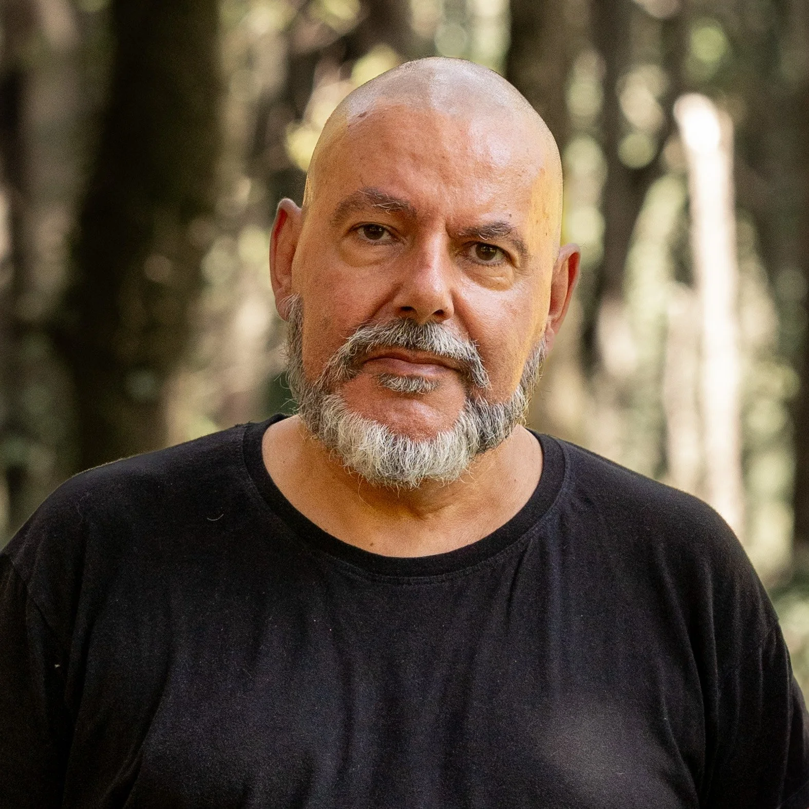 portrait of author Mário Pires