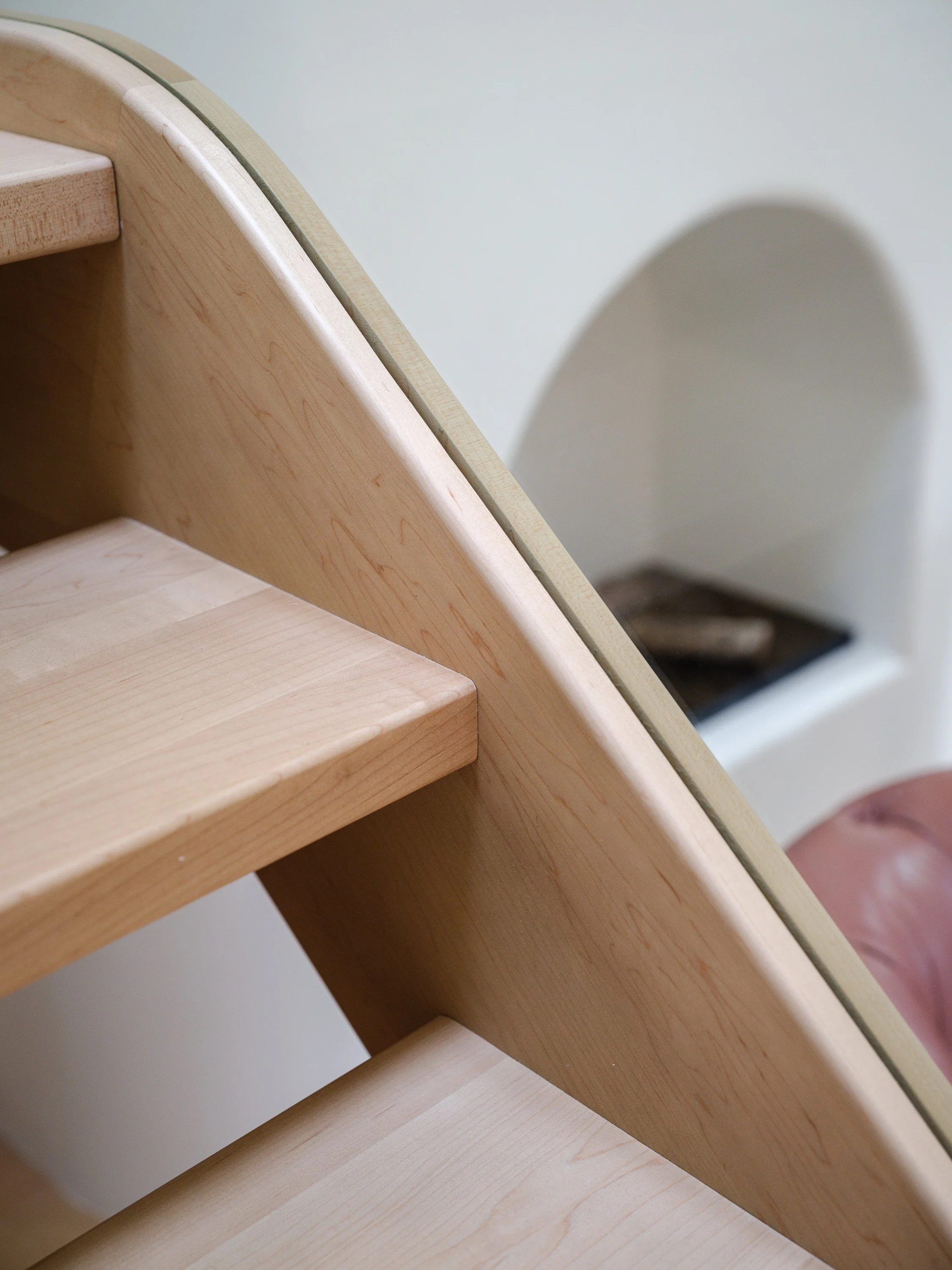 Détail d'escalier d'exception en bois massif