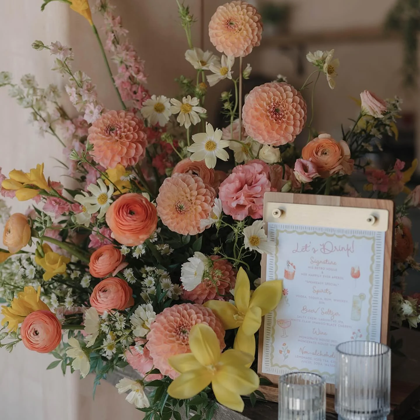 Loving lush bar moments lately 

Venue: @monserateweddings
Planning &amp; Design: @fawnevents
Floral: @joyofbloomflorals
Photography: @titusandjo
Content: @champagnesociete

DJ: @admentertainment
Strings: @strangeinterlude
Rentals: @adoreFolklore @ca