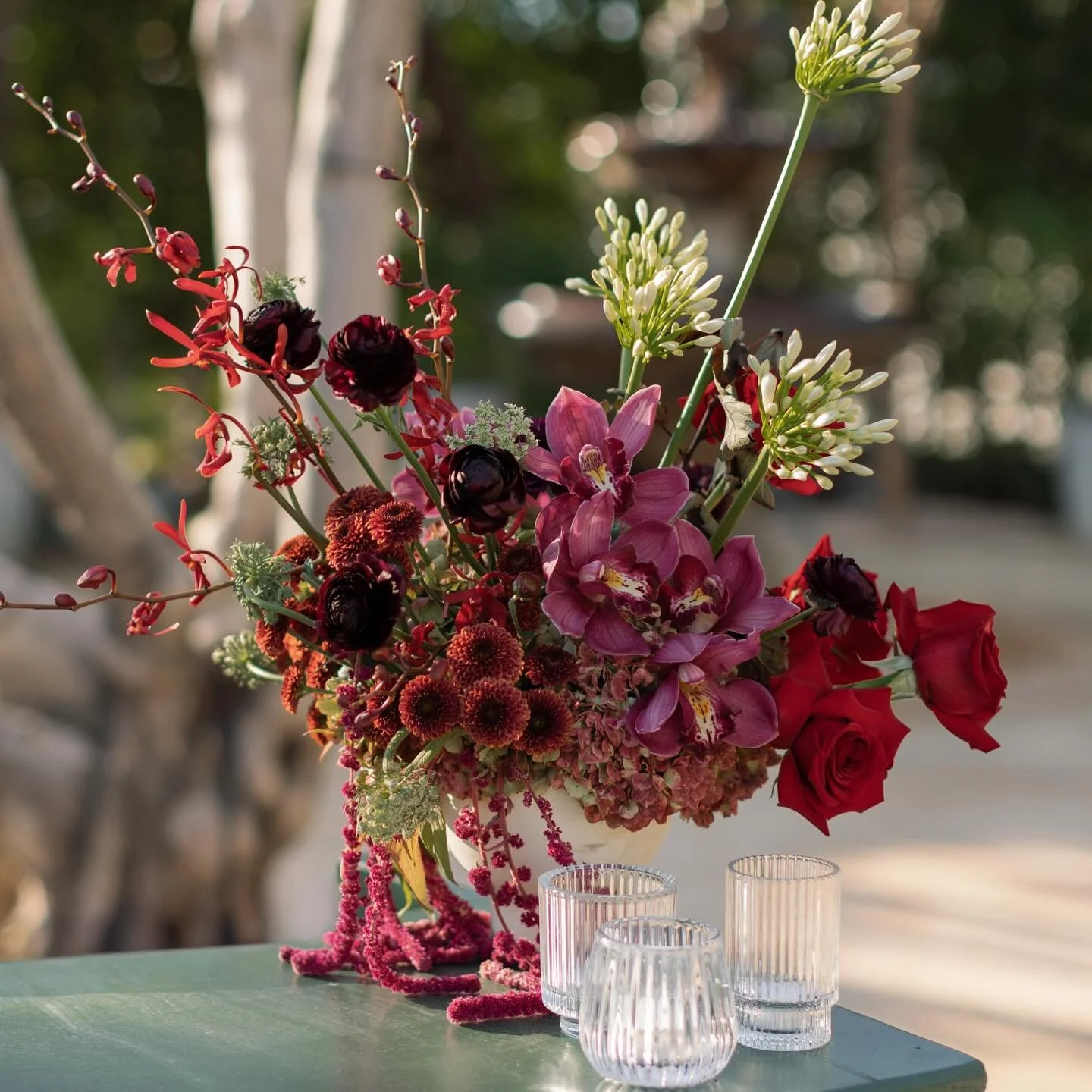 Cocktail hour details 
.
Venue: @grandgimeno
Catering &amp; Bar: @jayscatering
Planning &amp; Design: @fetelledesigns
Photography &amp; Videography: @sunandpeakstudios
Content Creation: @cupidcontentco
Florals: @joyofbloomflorals
Specialty Rentals &a