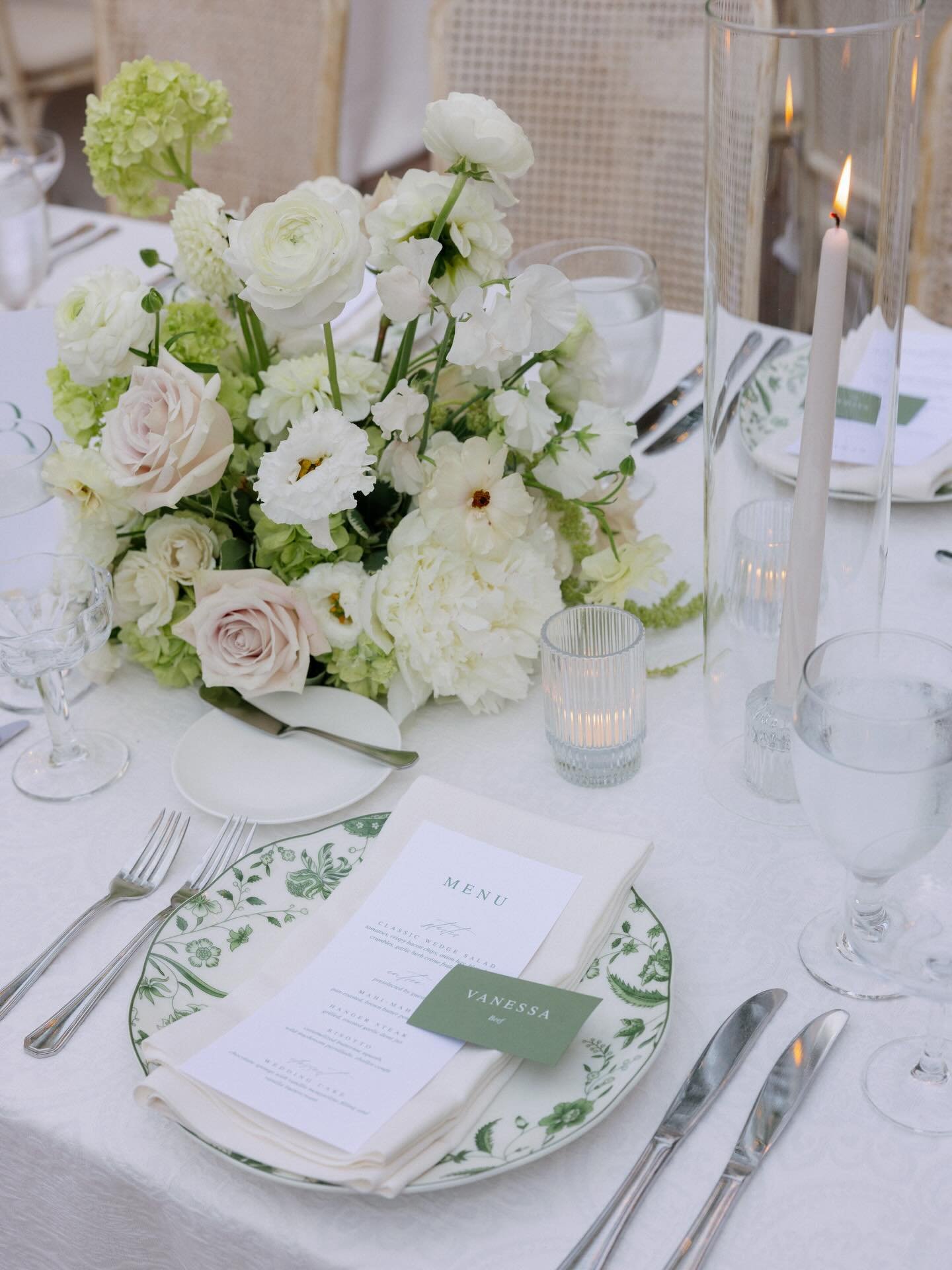 Unforgettable reception details
.
Wedding Planner @palmandpineevents
Venue @rancholaslomas
Caterer @24carrotscatering
Photographer @thejustinjay
Videographer @jayfilmco
Florist @joyofbloomflorals
Makeup @thebeautybesty
Ice Cream Cart @fosselmansicecr