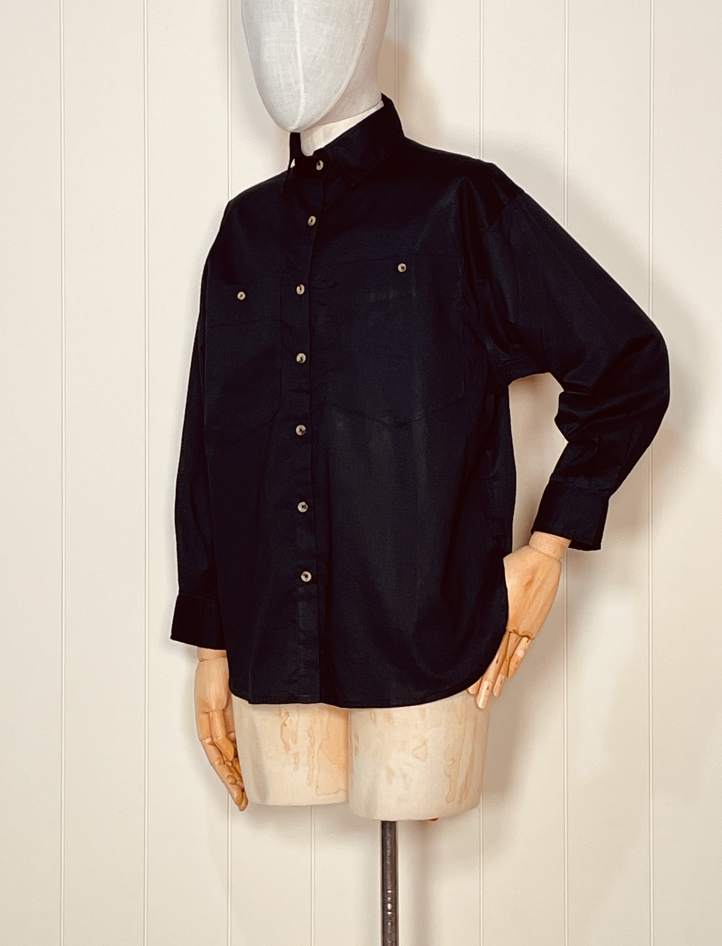 Button Up - black ¾ 80 (1).png