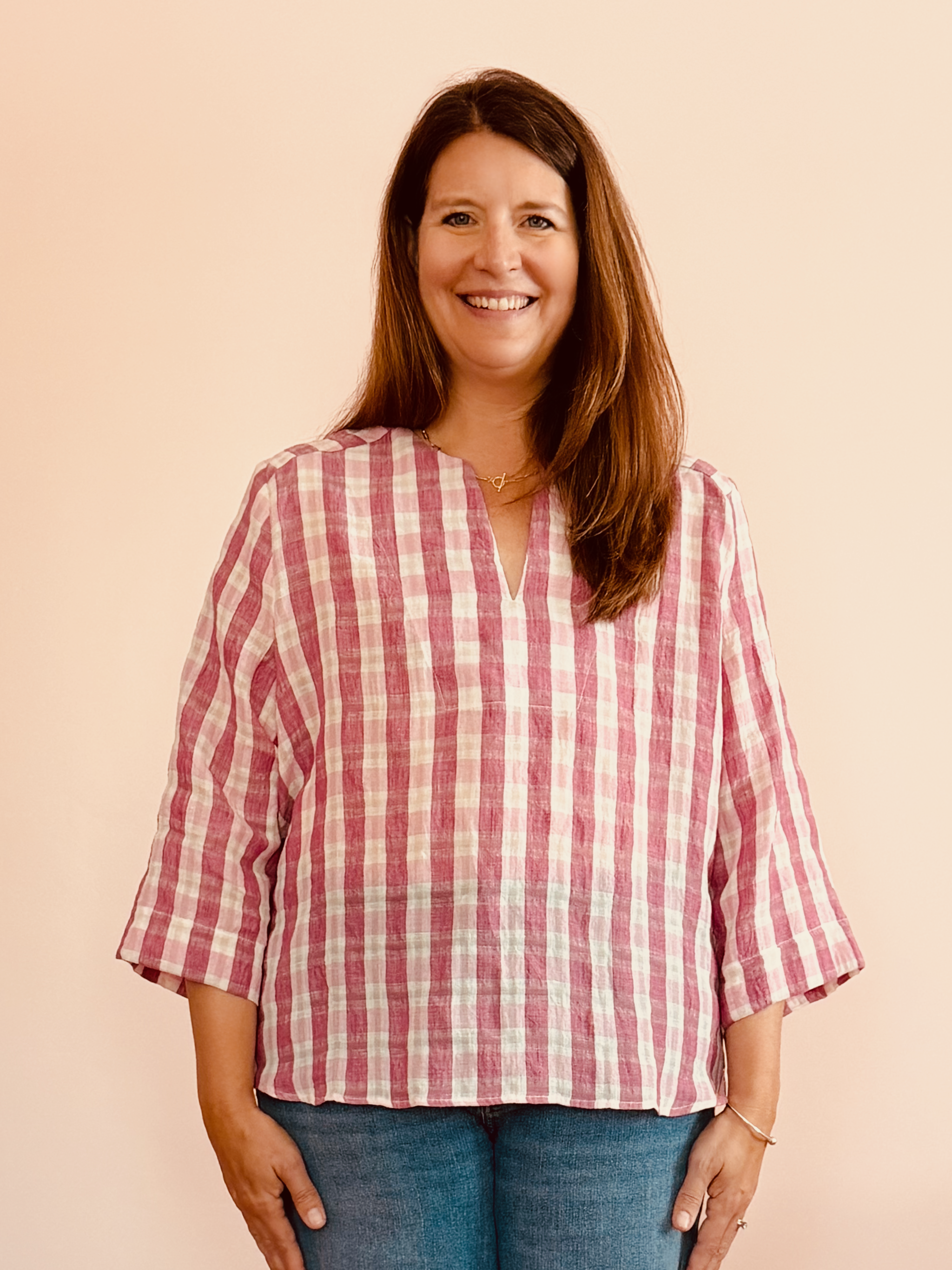 V Nectop pink check Joanne front.png