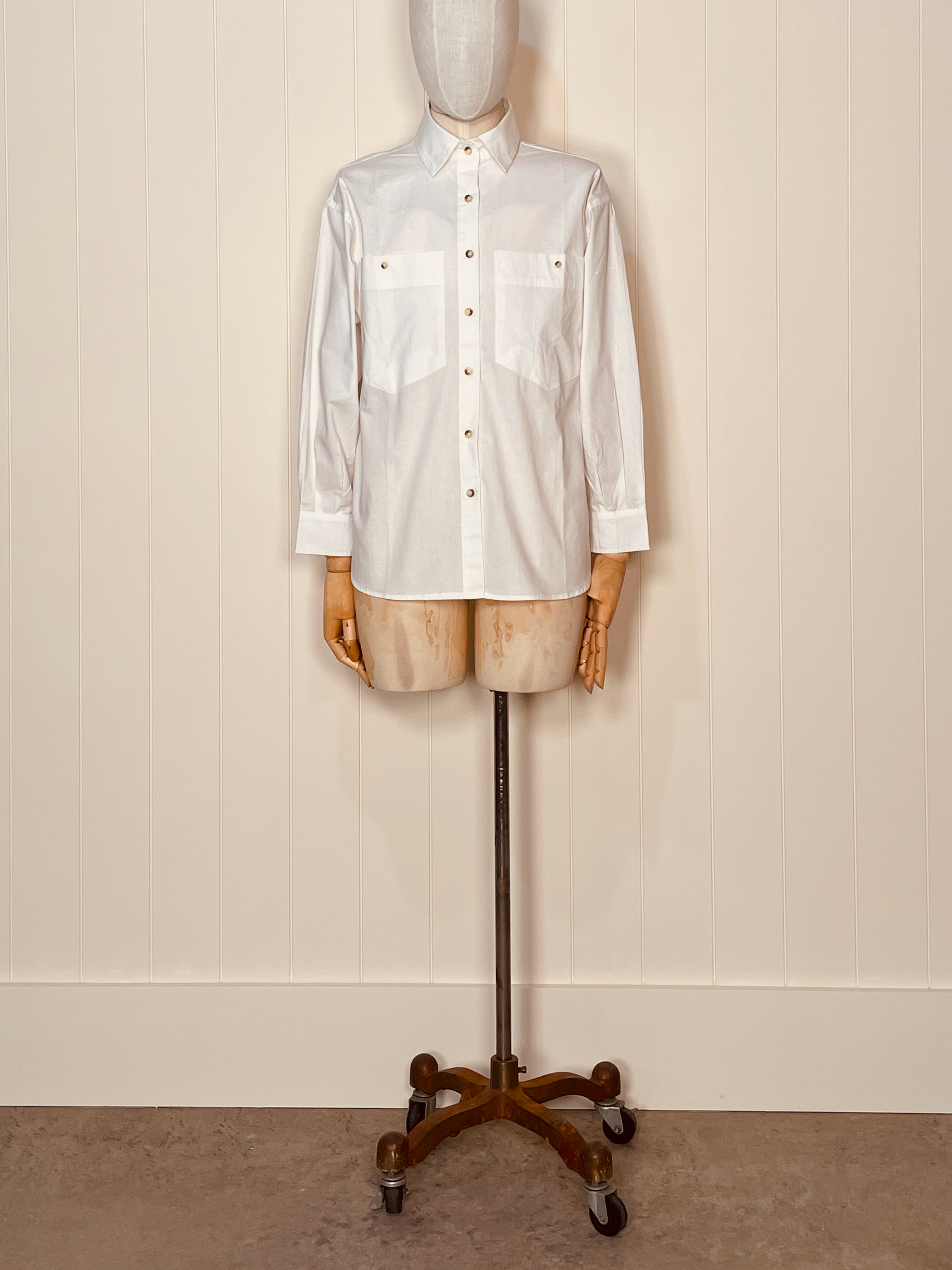 Button up - white front 80.png