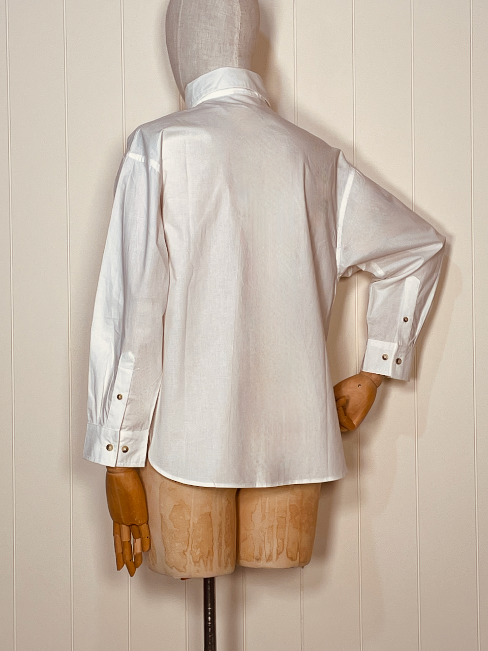 Button up - white back 80.png
