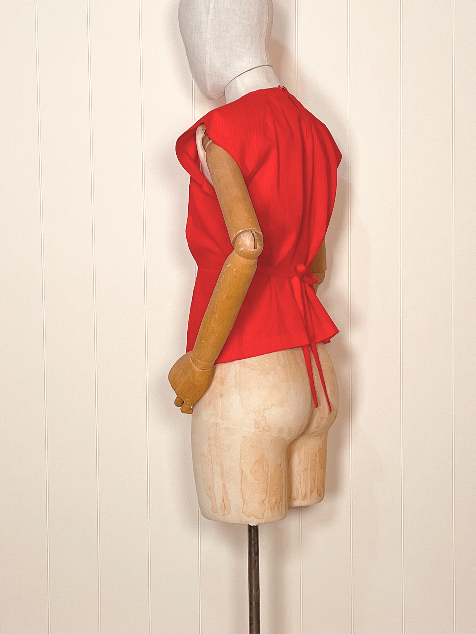 Peplum+-+red+back+80.png