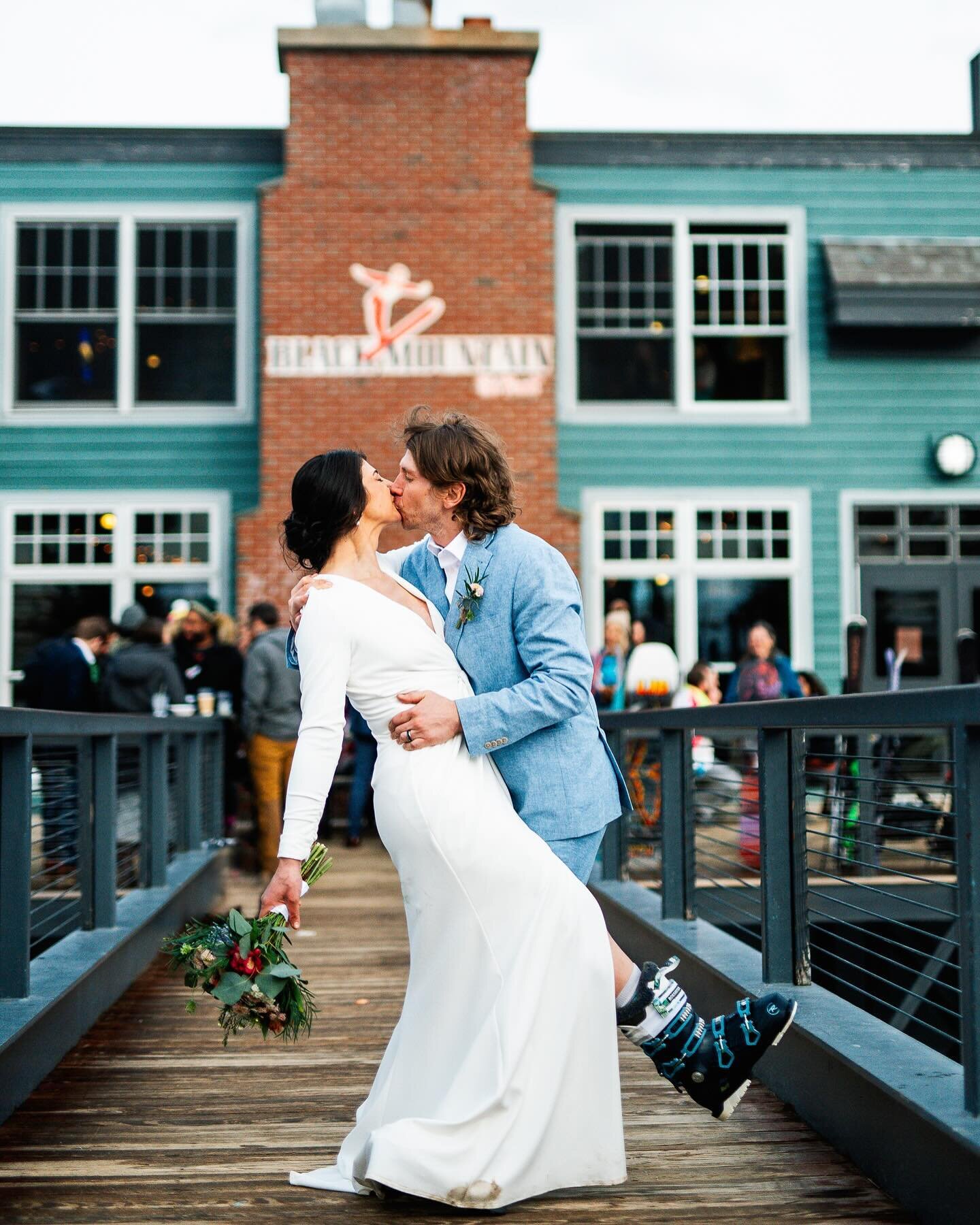 More from Cat + Todd&rsquo;s wedding, full of rad ski attire, genuine emotion and so much love. 🎿🤍 #maine #mainewedding #blackmountainofmaine #caitbourgaultphotography #darntoughsocks #skidavida #rumfordmaine