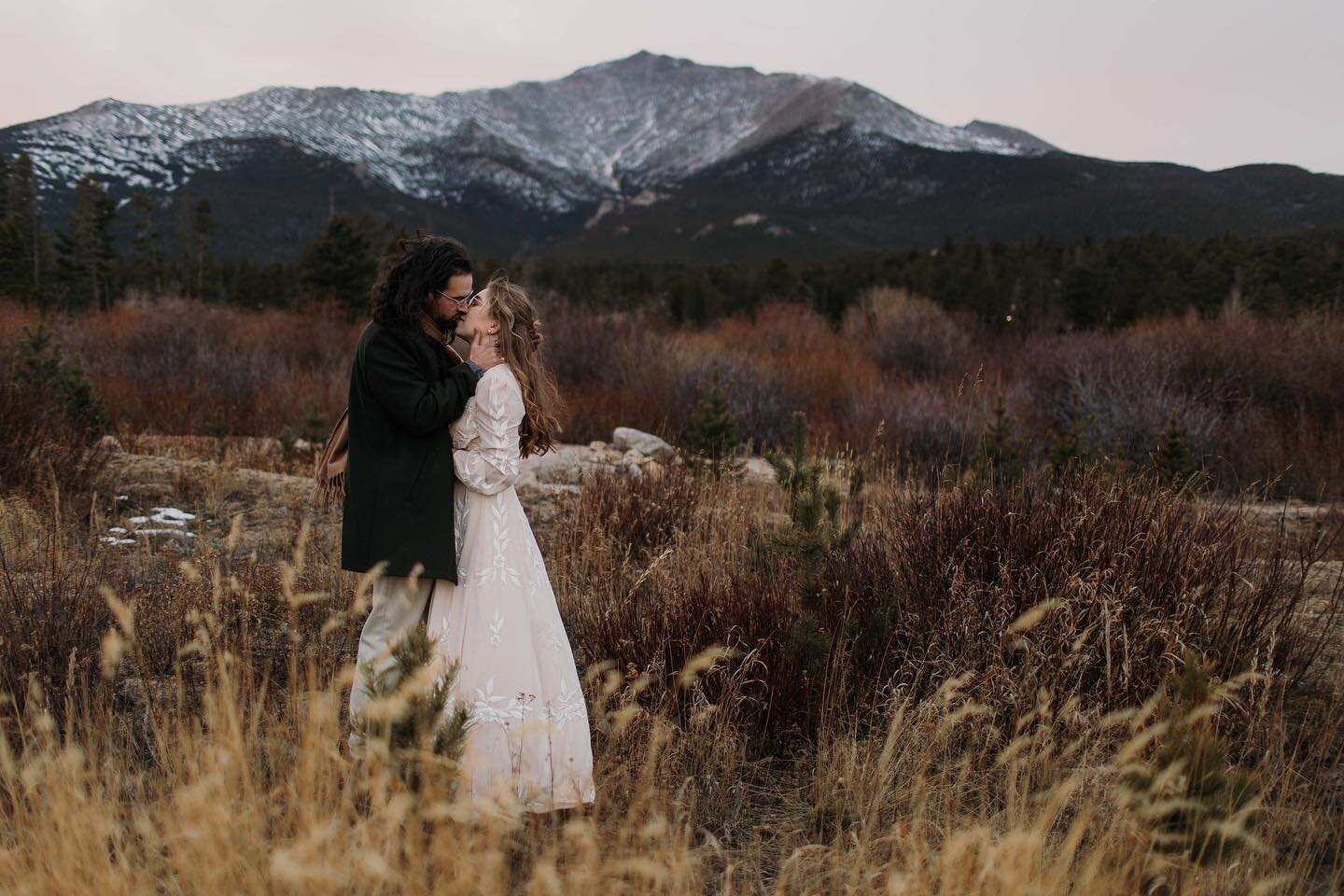 Just can&rsquo;t get enough of these dreamy mountain vibes.

#mountainlove #moodymagic #preweddingsession #coloradoweddingphotographer #coloradoengagementphotographer #coloradofilmphotographer #cinematicengagement