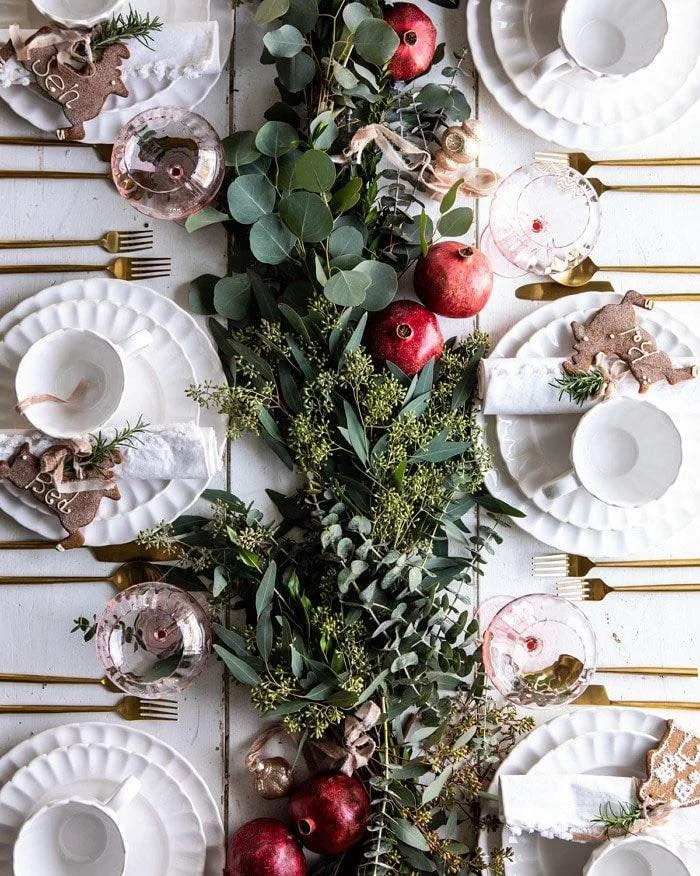 Elegant Christmas Dinner Party Table Setting 