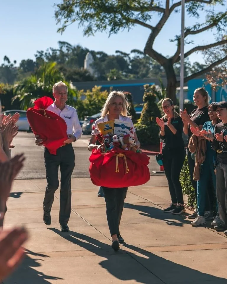 A special Christmas delivery at SDHS! In December 2025, my dad and I arrived with our Santa sacks, filled with toys and treats for more than 1,000 shelter dogs. After gifting thousands of dogs that Christmas, days like this reminded us exactly why we