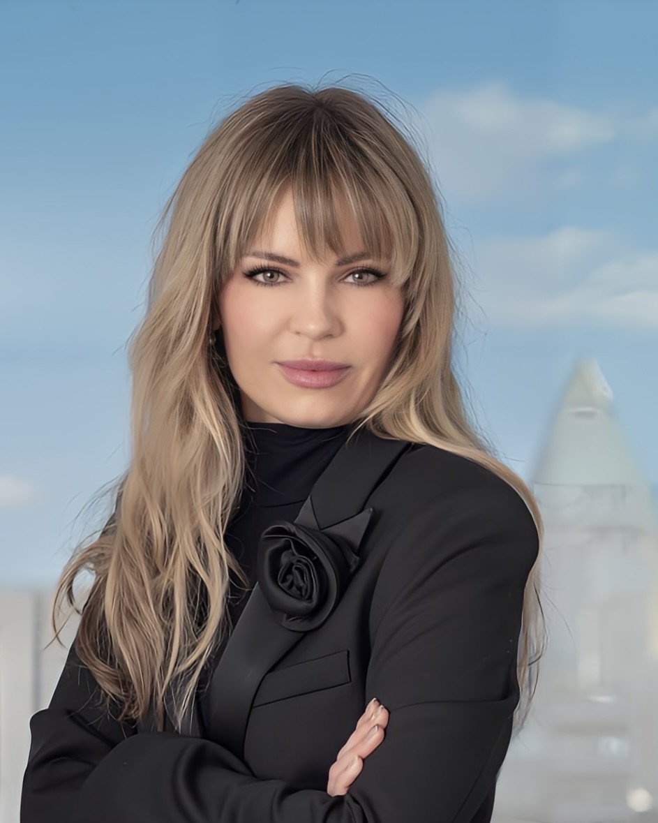 Polina Ivko — ADWAR IVKO