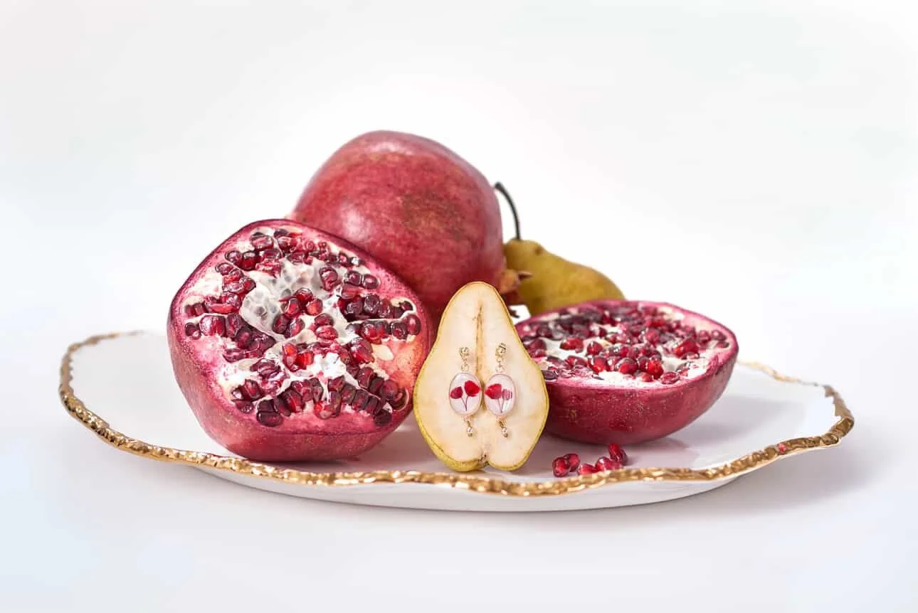 Had the honor to collaborate one of my pieces with the wonderful &amp; talented @art_by_ash.o for a fruit x floral themed product shoot. 💌🌹

Photographer @cook77 
Photo Assistant @lililiddy 
Stylist &amp; Art Director @art_by_ash.o 
Styling Assista