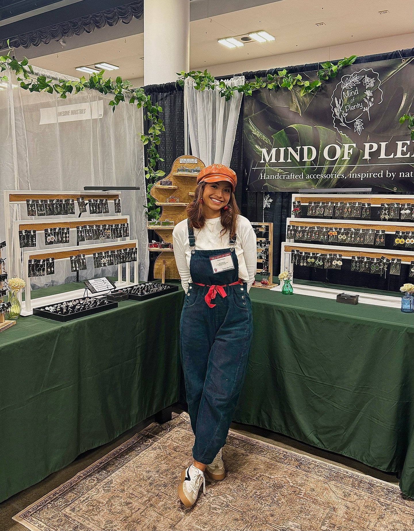 I just want to say a giant THANK YOU to everyone who came out to the convention center over this weekend- I am definitely riding a high fueled by the best customers, friends, vendors, and family to exist :&rsquo;) ❤️
I met SO many new wonderful and b