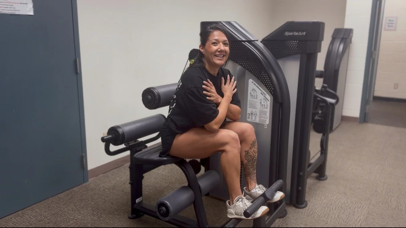 AB crunch and leg extension 
