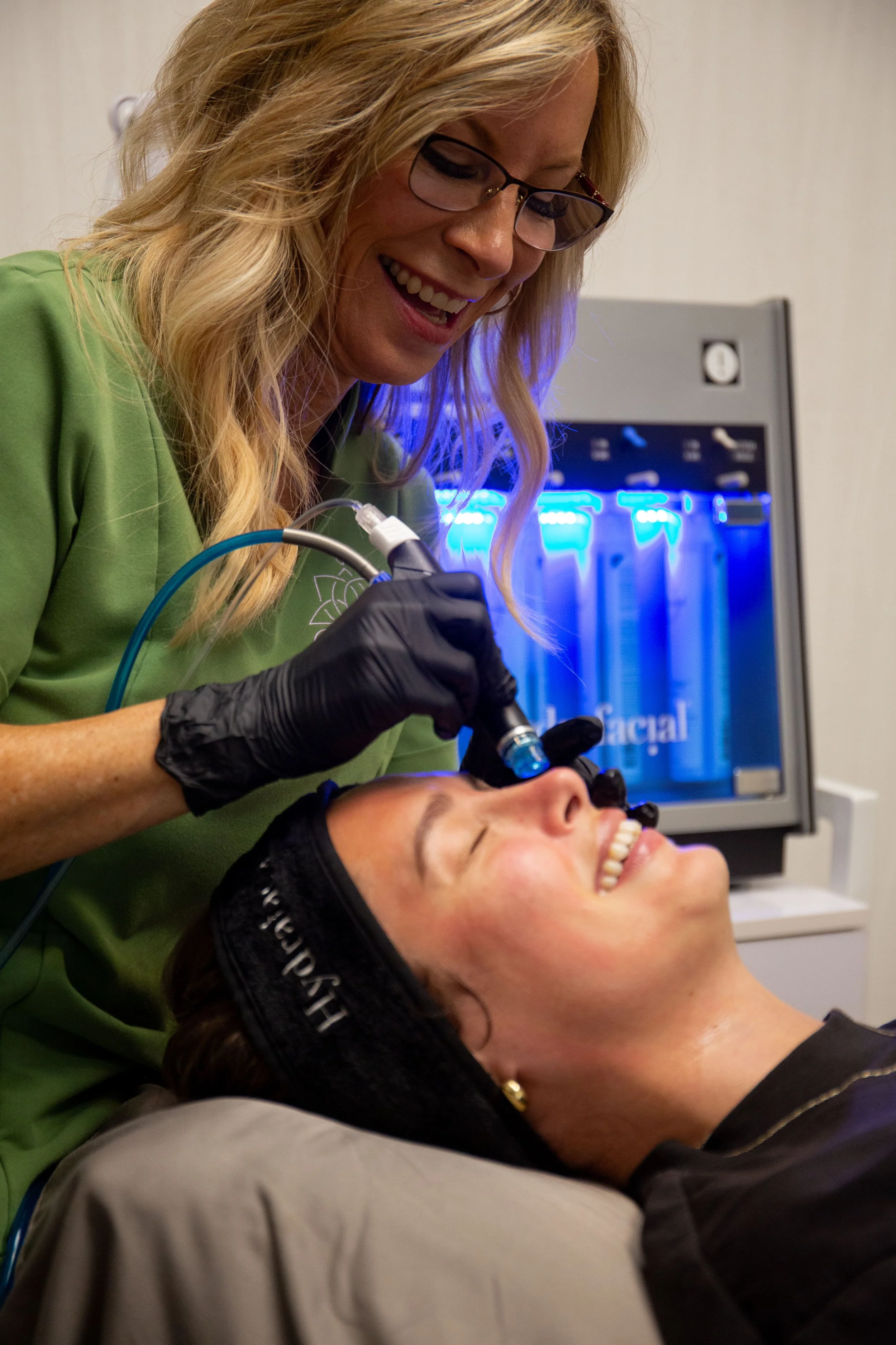CUTIS-0998-min.jpg