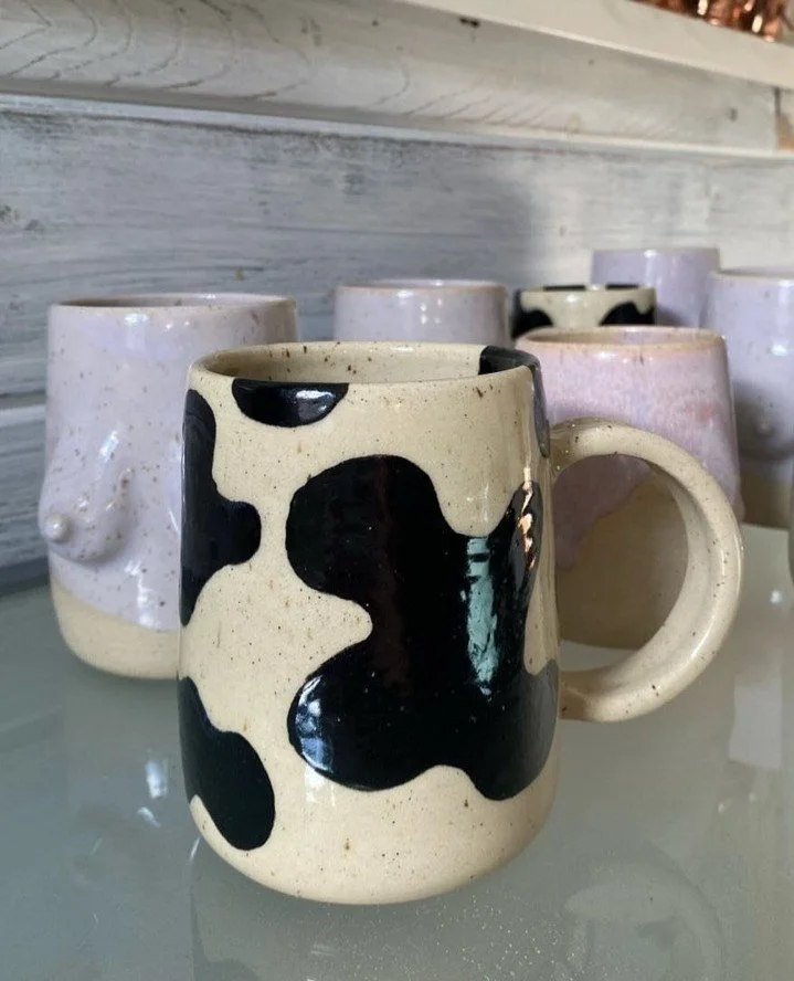 MEET YOUR MATES: JULIA 🐈️ A member of the Kingsgate chorus for the past 10 years and a Claymate for 3, did you know @juliawhiteceramics⁠ is also a great dessert maker?! (she learned from an actual pastry chef/roommate)⁠
⁠
She loves making modificati