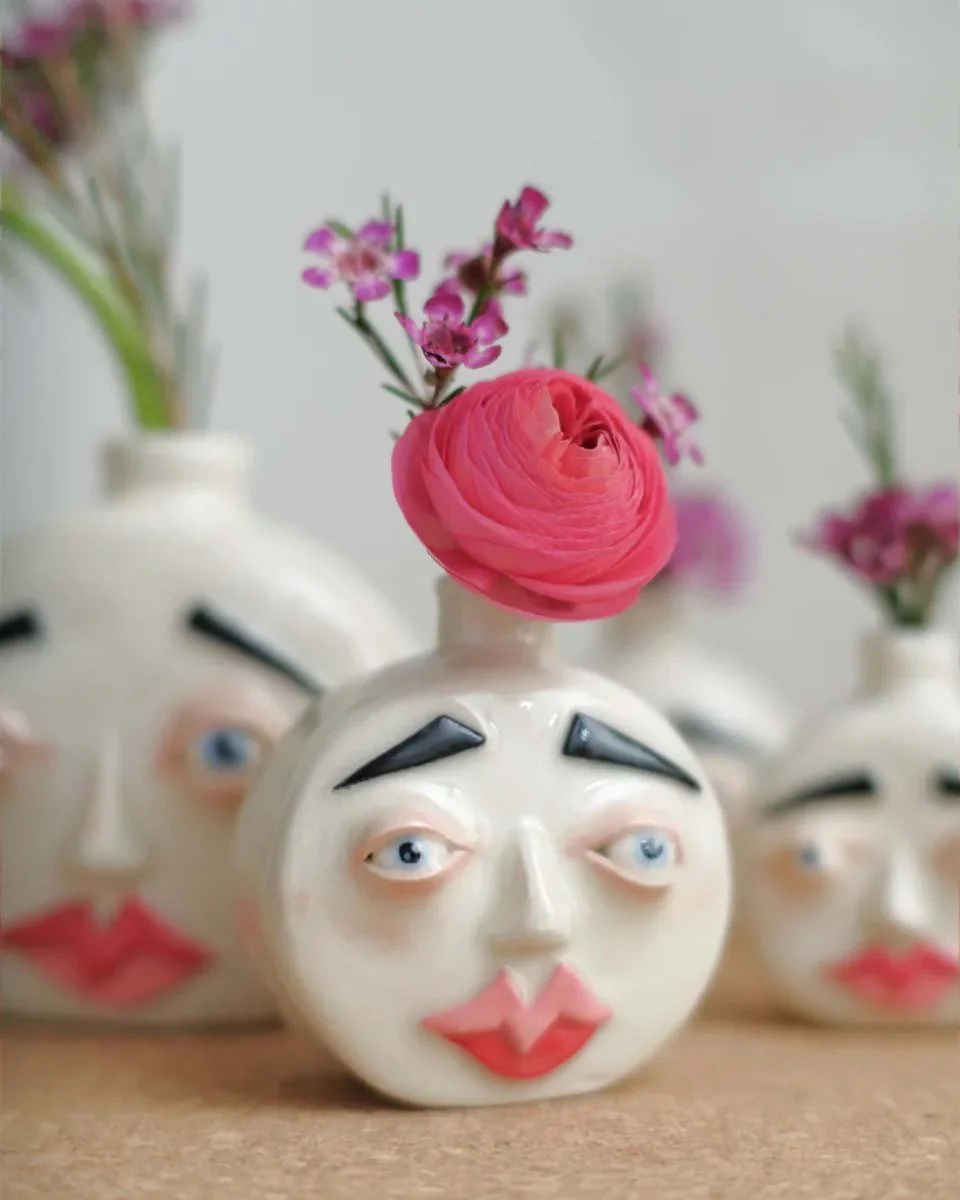 MEET YOUR MATES: AINE 🌝⁠ Member @ainetenenbaum⁠ 's first experience with clay happened at age 16 in Wexford, Ireland, in the studio of Irish ceramic artist @paul_maloney_art. Growing up in the 90s in Wexford, a true artsy town, she was exposed to mu