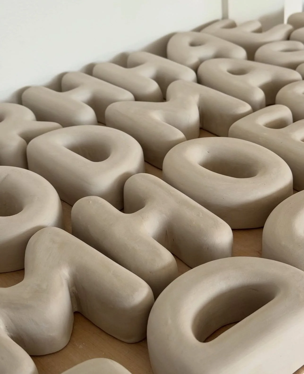 ✨️ GIVEAWAY ✨️ Win your win into our Ceramic Bubble Letters workshop on February 16 &amp; 19th!!⁠
⁠
In this special two-session workshop participants will bring their favourite words to life in bold, bubbly letters. Sculpt, hollow, smooth and paint u