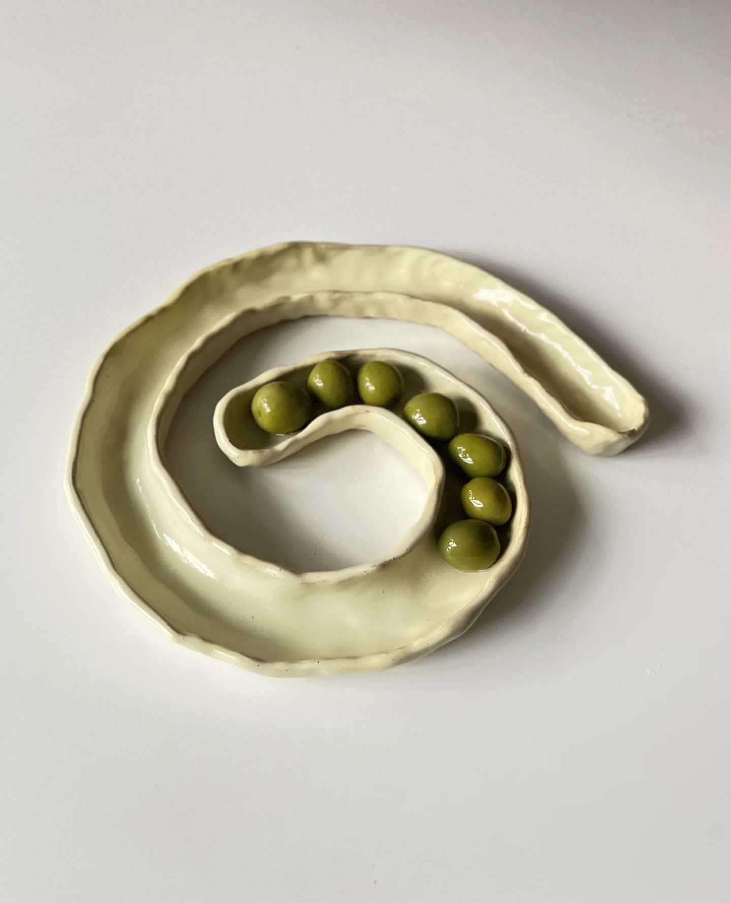 APRIL SPECIAL EVENTS: Snack Dishes 🫒🧀🥖 Make your own custom charcuterie plate or spiral snack dish! Join one of our special Clay Dates during the following times;⁠
⁠
🍇 Draped Charcuterie Plates - Saturday, April 11th @ 7PM ⁠
🌀 Spiral Snack Dishe